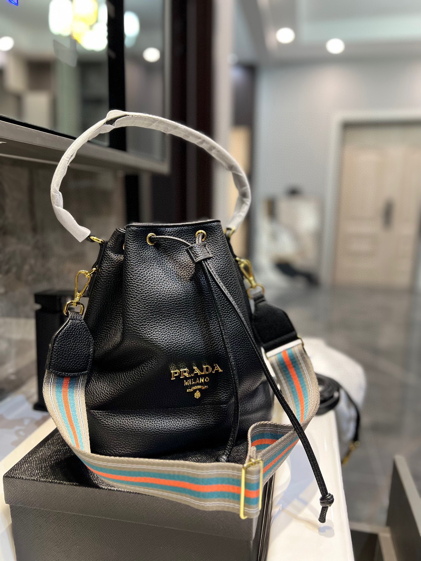 Pra new arrival bucket bag size : 25 * 21 cm