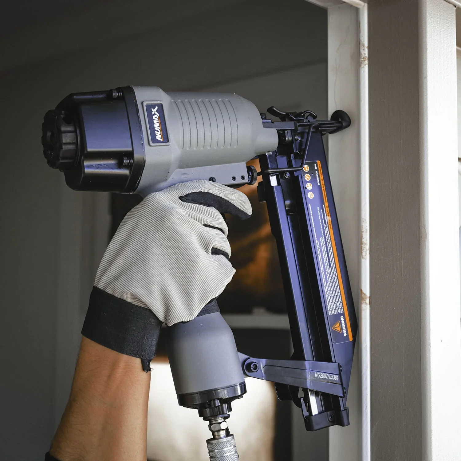 NuMax SFN64 Pneumatic 16-Gauge 2-1/2 Straight Finish Nailer