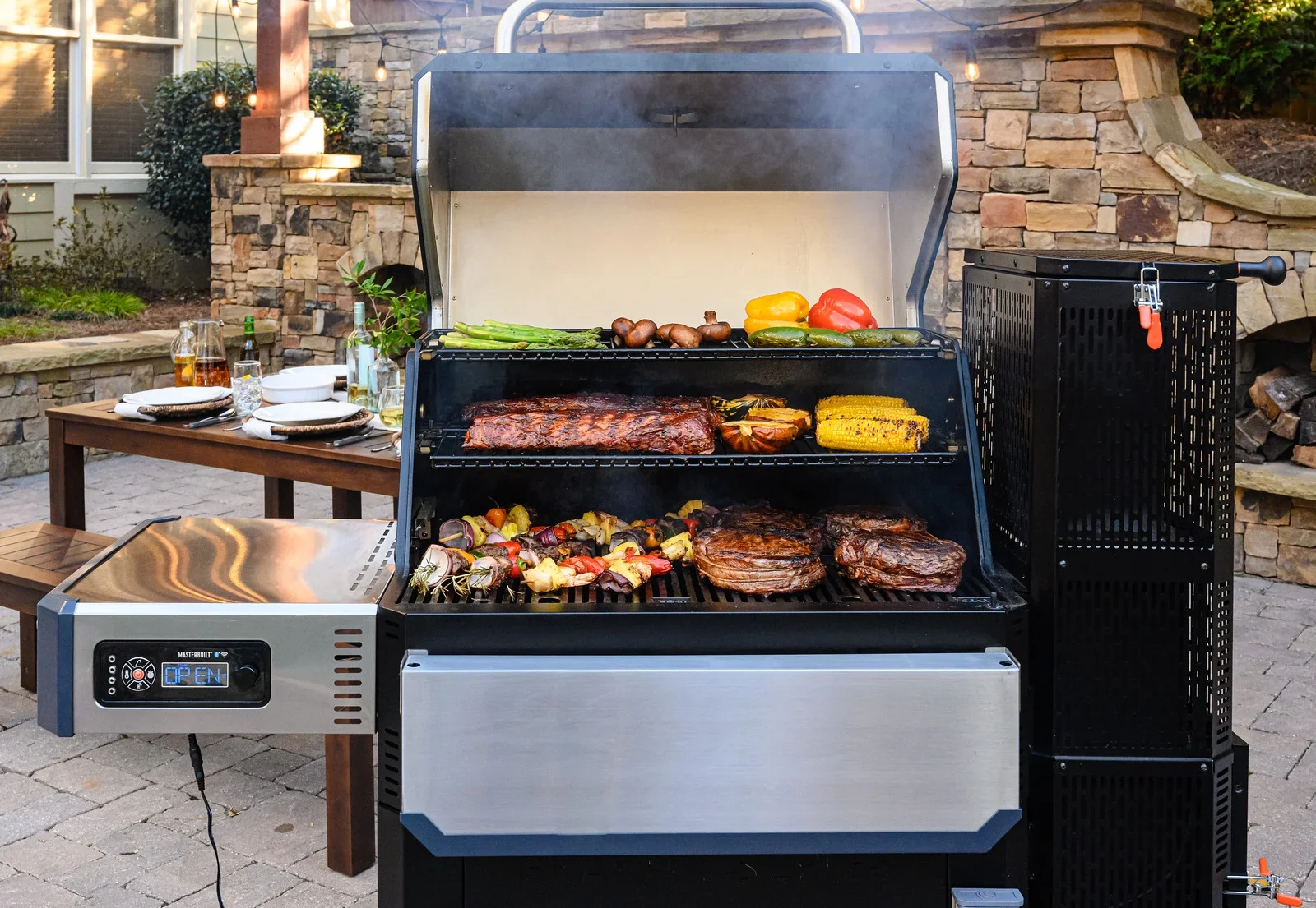 Series 1050 Digital Charcoal Grill + Smoker