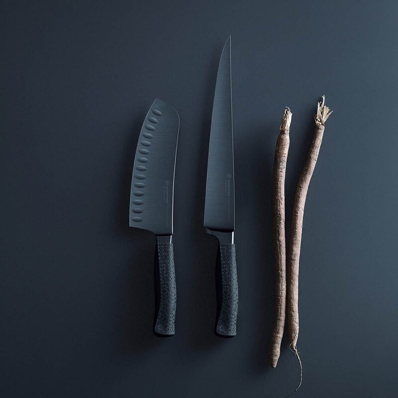 Performer santokukniv 17 cm svart