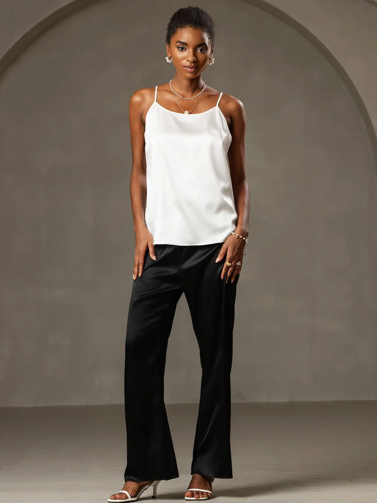 19Momme Silk Spaghetti Strap Round Neck Camisoles