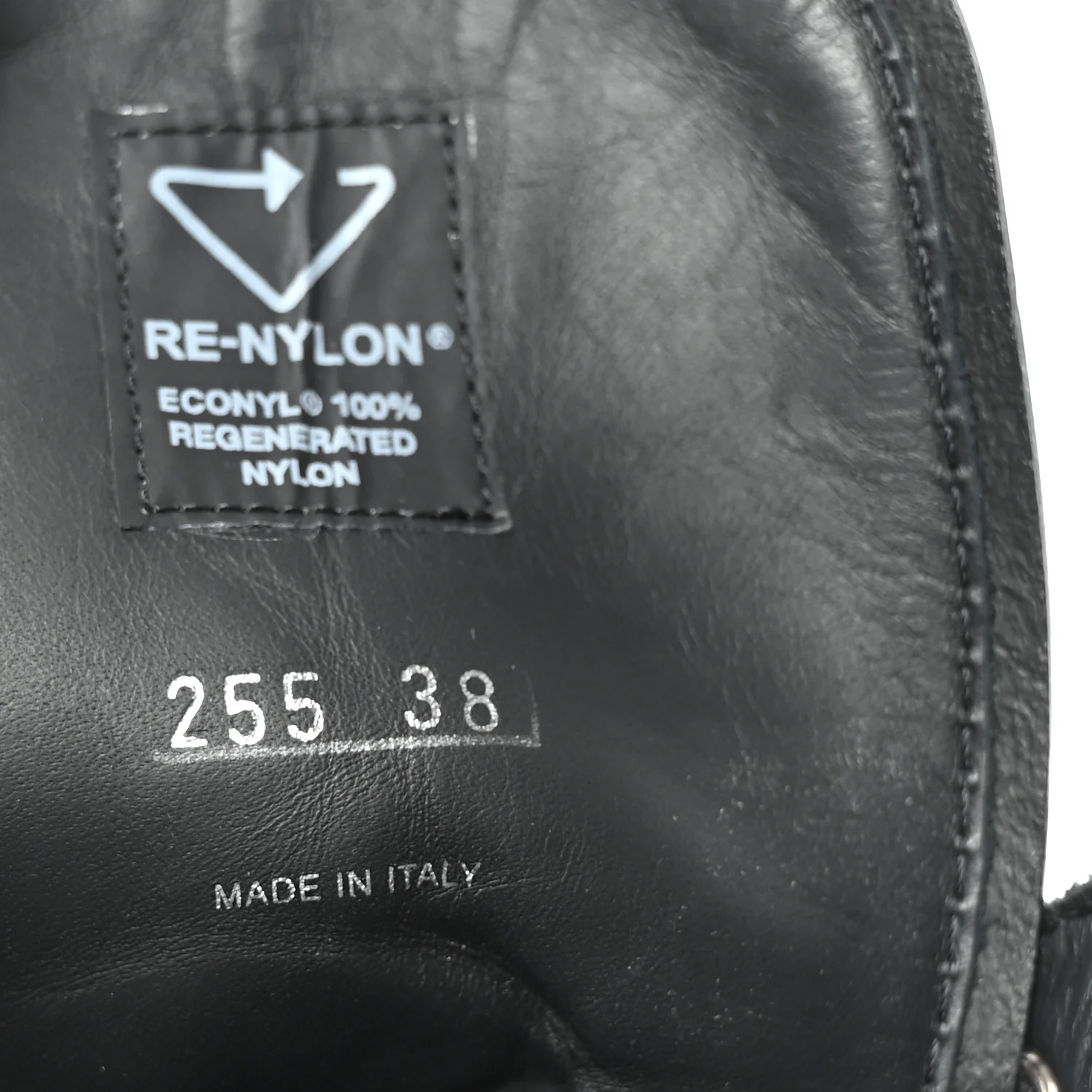 Spazzolato Rois Nylon Metal Triangle Logo Monolith Pouch Pocket 55mm Boots 38 Black