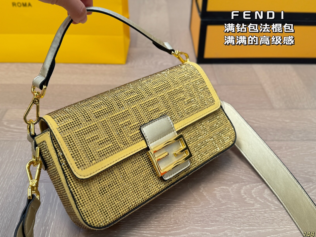 Fen new arrival Baguette Chain bag size??26*15 cm