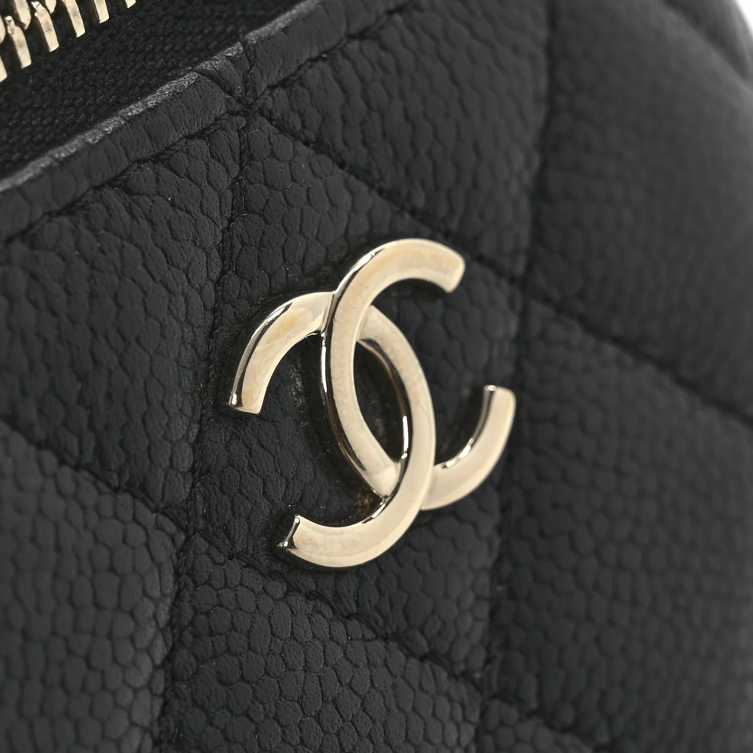 Caviar Quilted Small Vertical Coco Beauty Vanity Case With Chain Black