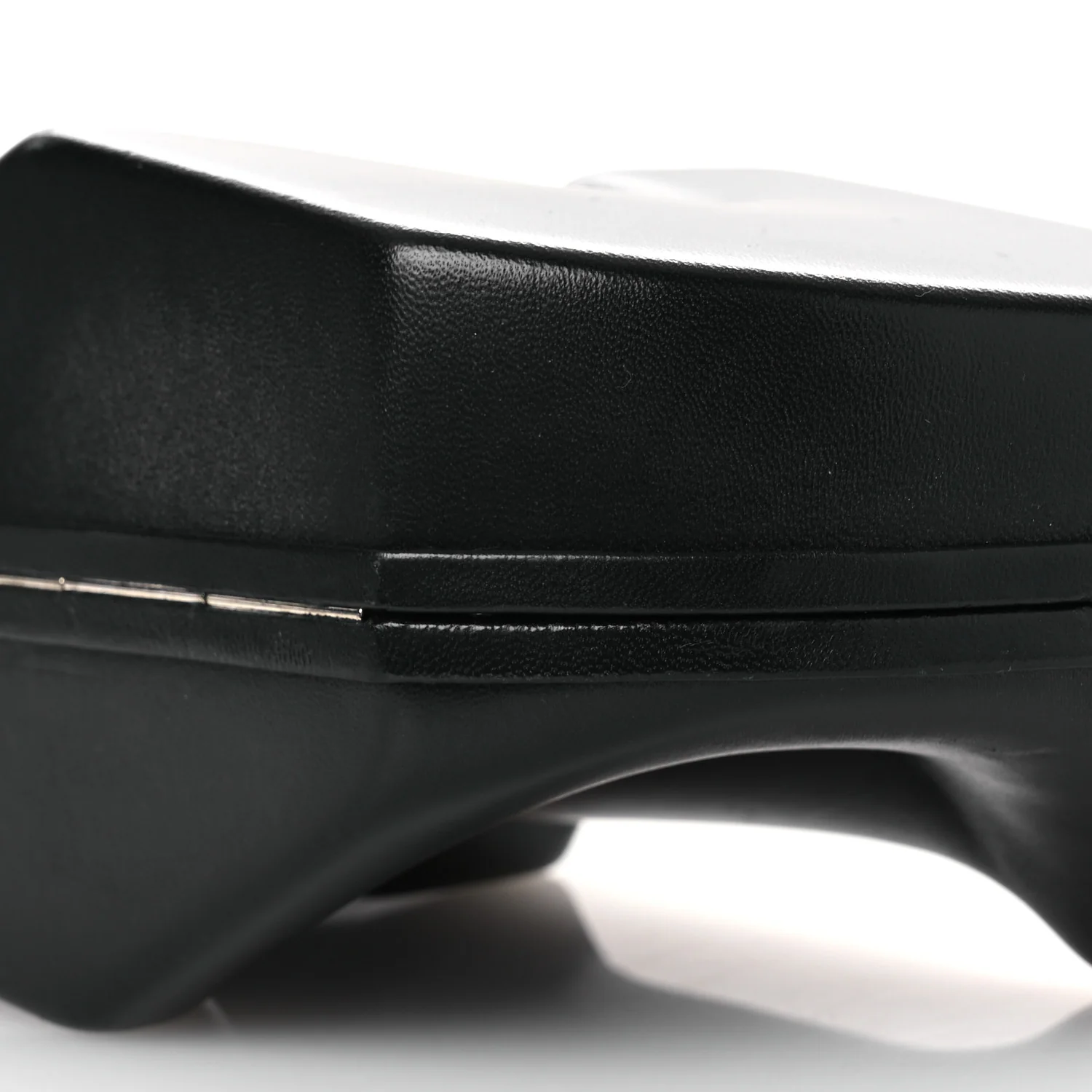Calfskin G Chain Clutch Black