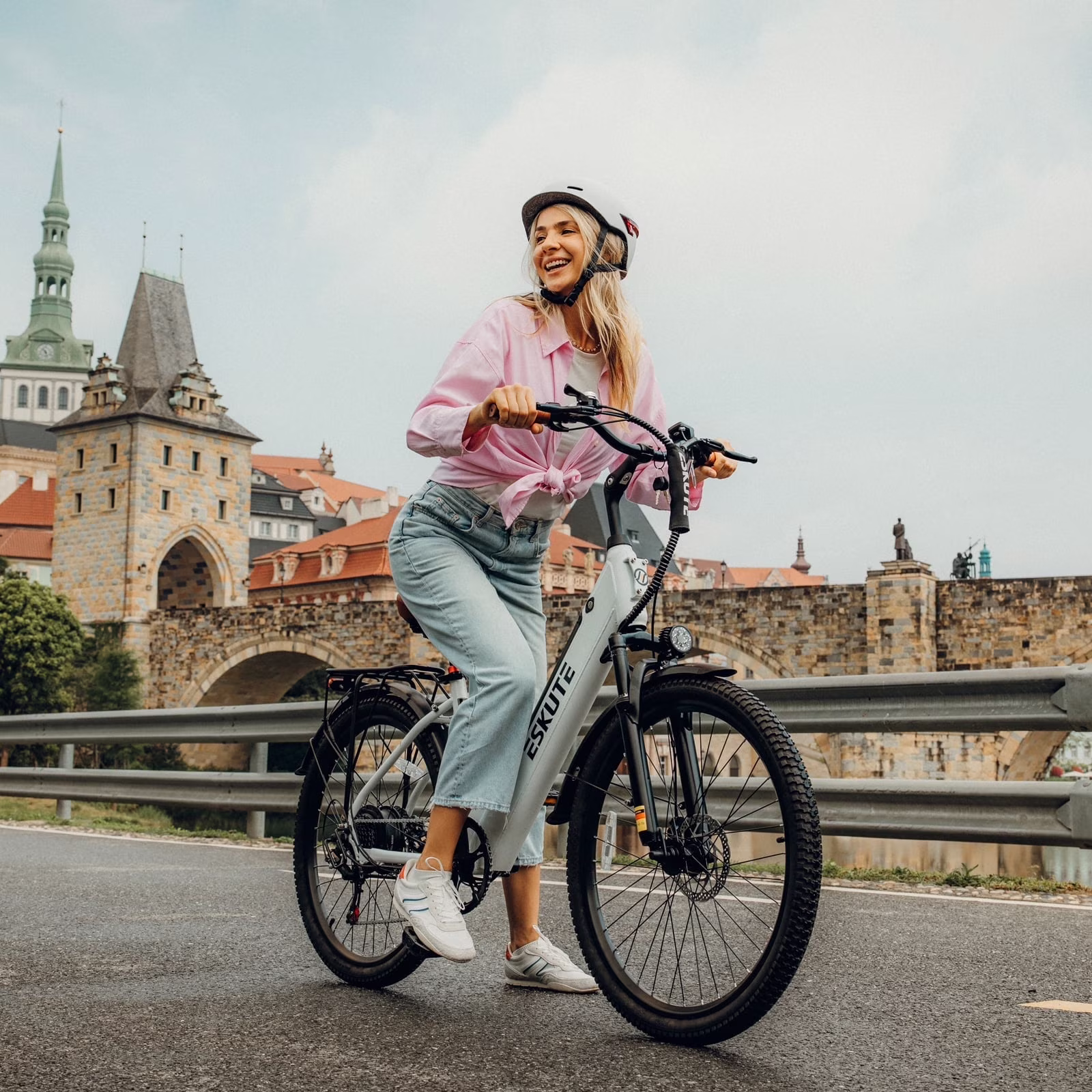 ESKUTE White Electric Bike for Adults - Peak 1500W Brushless Motor, 19MPH, 500W Motor 48v14ah Removable Battery, 26