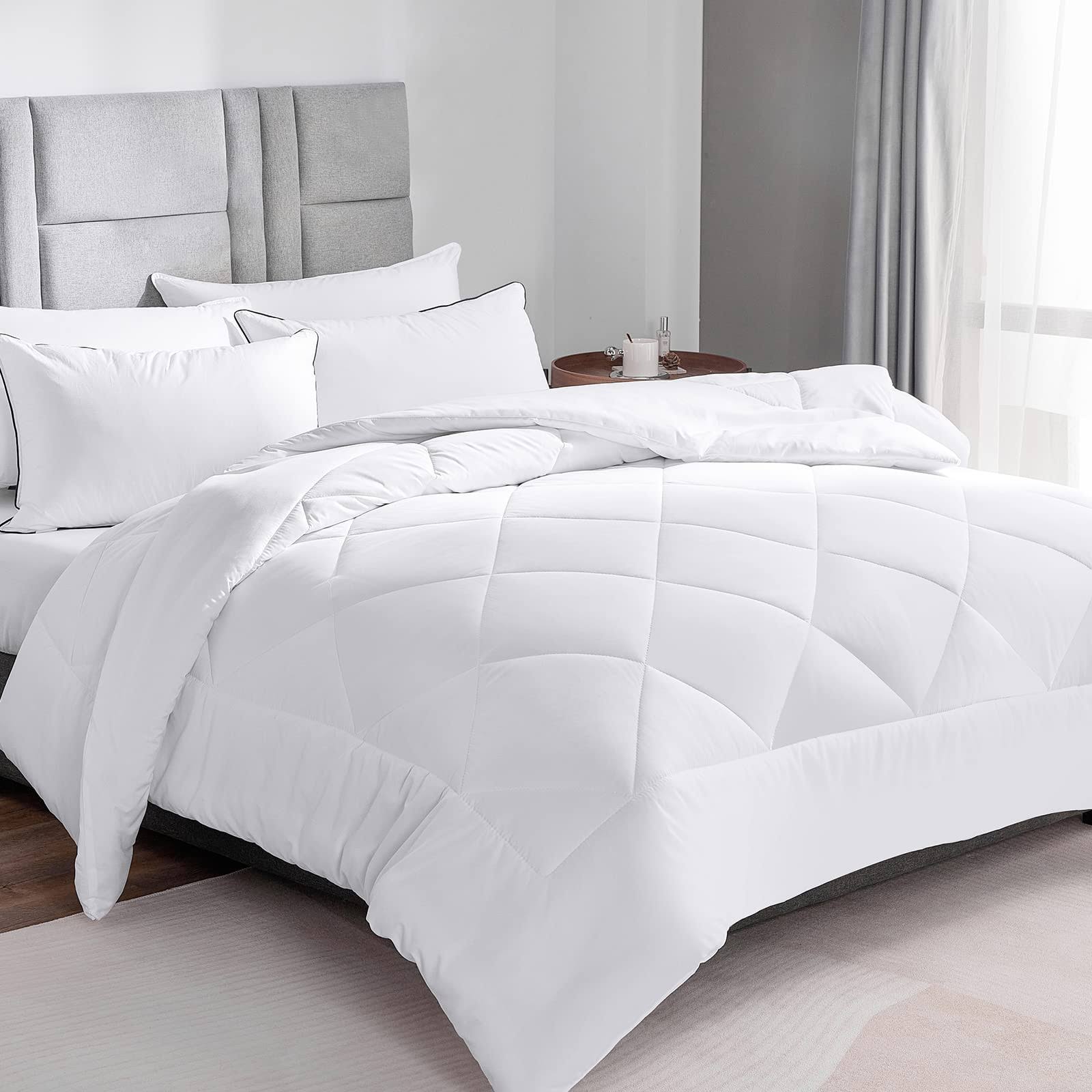 CozyLux White Down Alternative Comforter Twin Fluffy and Soft All Season Bed Comforter Quilted Duvet Insert with 300gsm Plush Mi