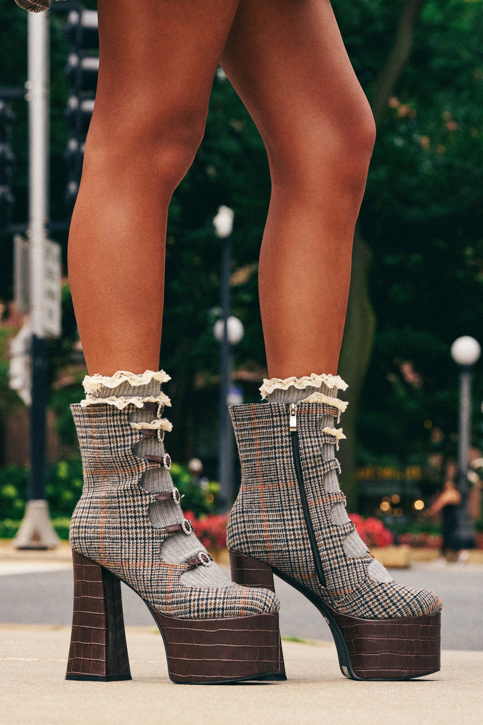 AZALEA WANG VIVIENNEA BROWN PLAID - Akira Store