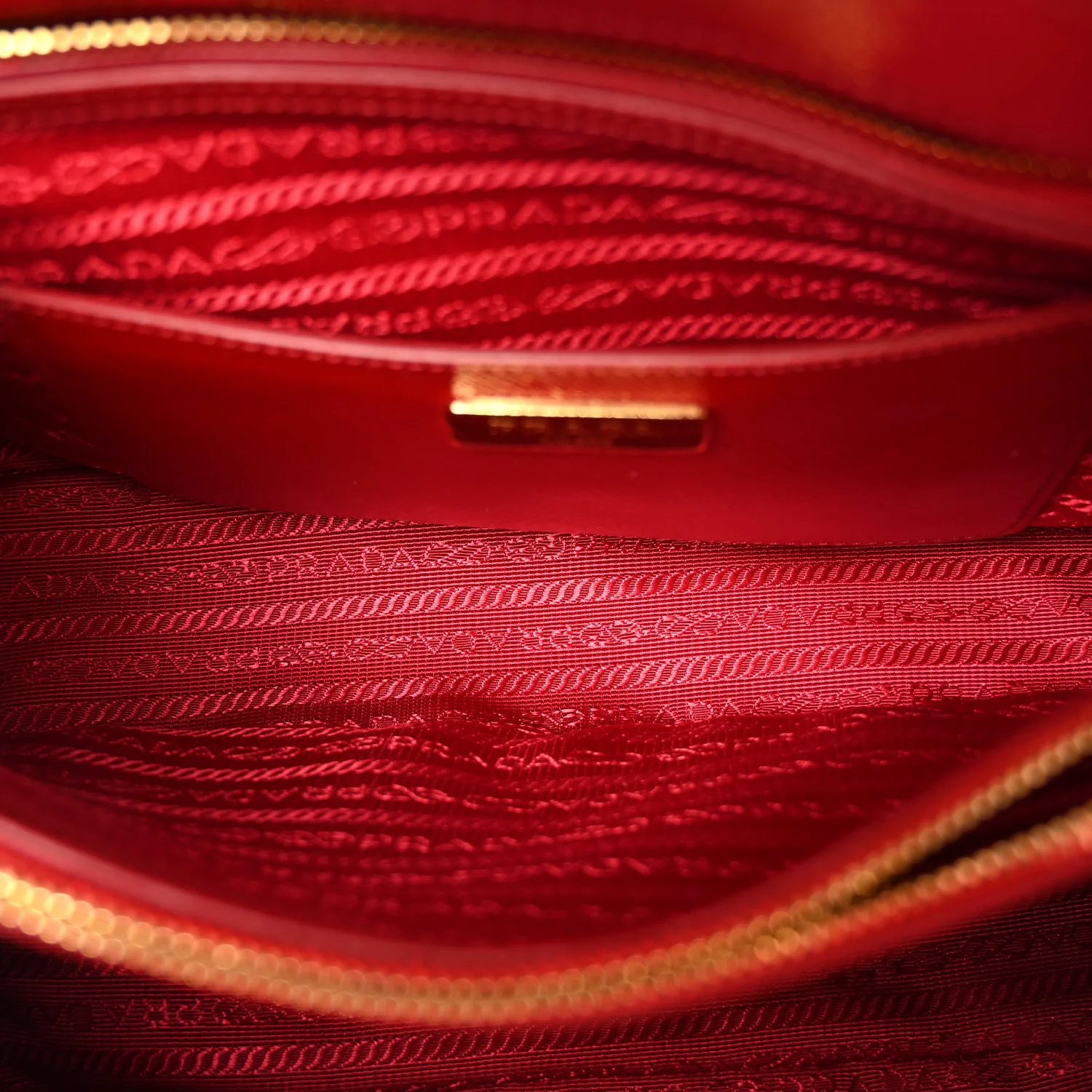 Saffiano Vernice Medium Promenade Tote Rosso