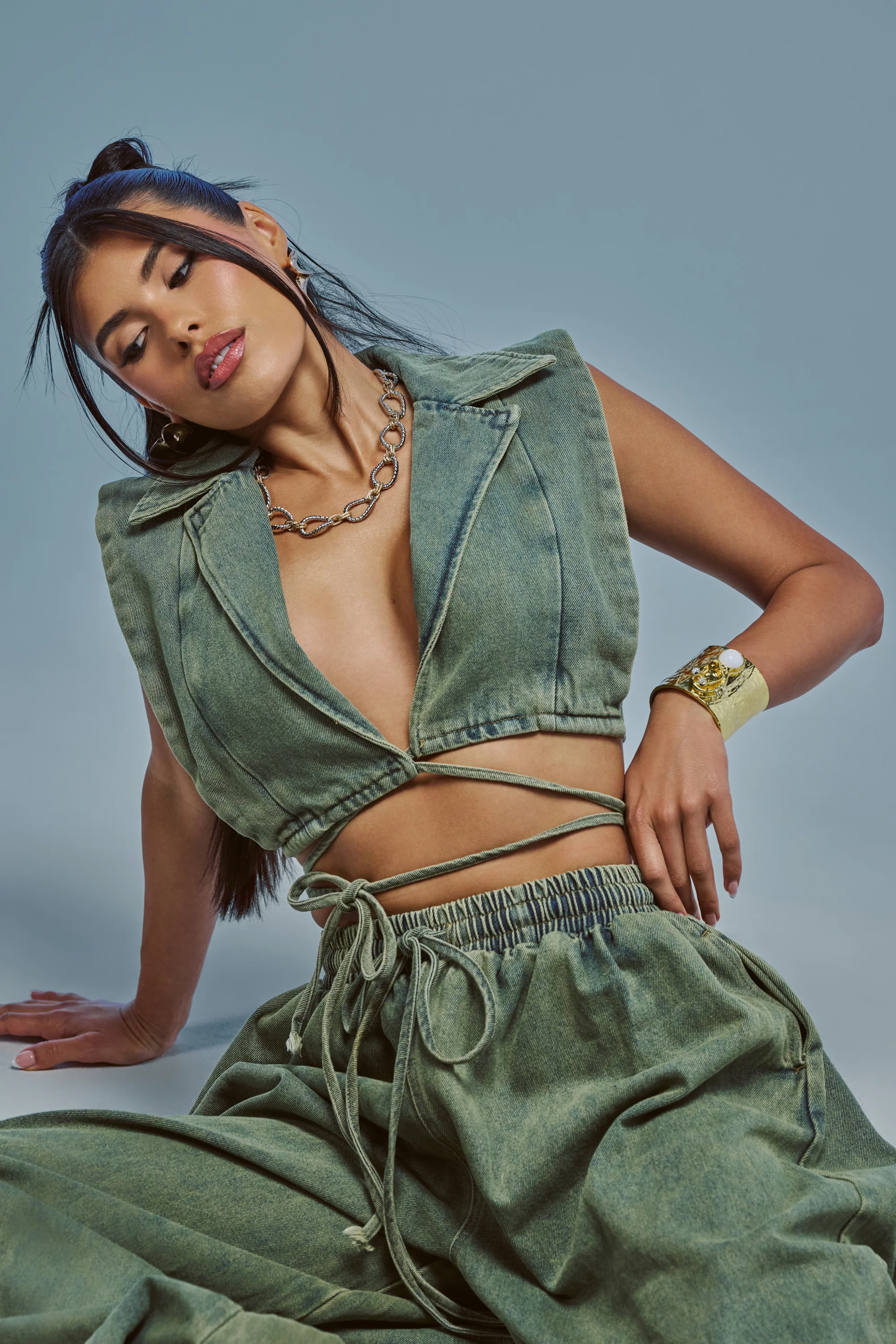 GUESS WHO V-NECK COLLARED BLOUSE IN DENIM - Akira Store