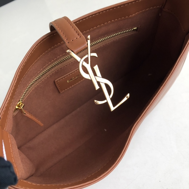 Y Hobo shoulder bag ?C Brown