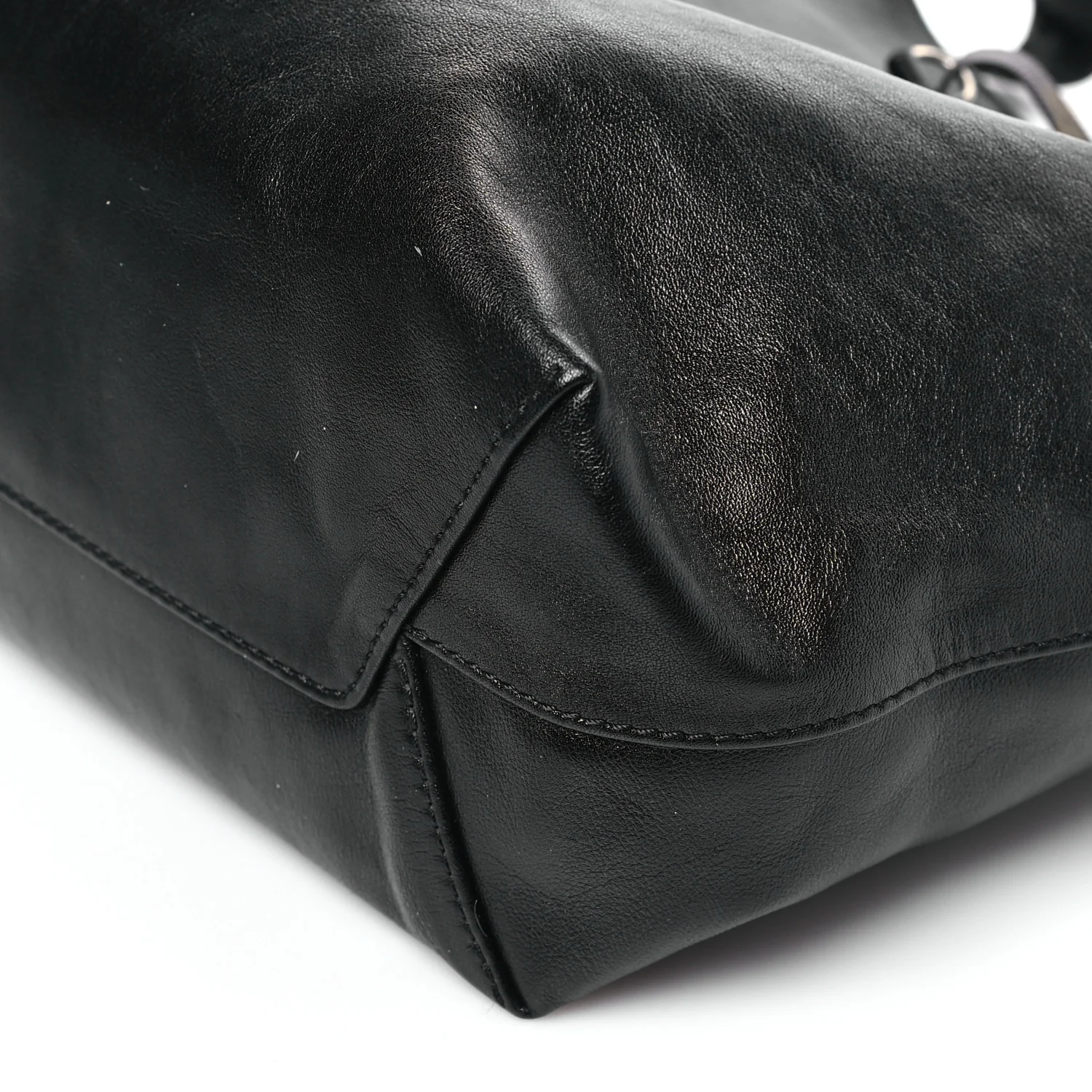 Calfskin Monogram Atlantis Vibe MM Black
