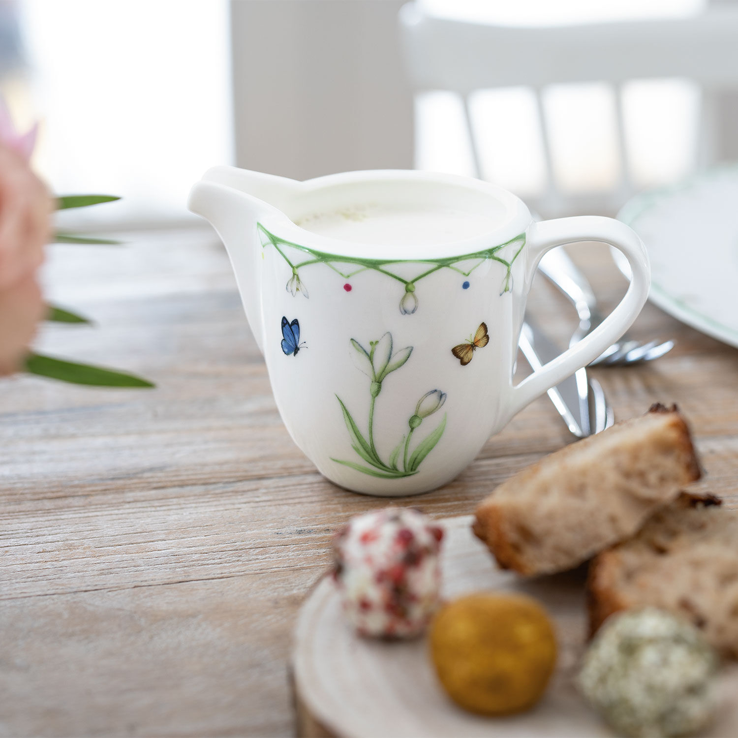 Colourful Spring Creamer - Green, 7.2 oz, Premium Porcelain