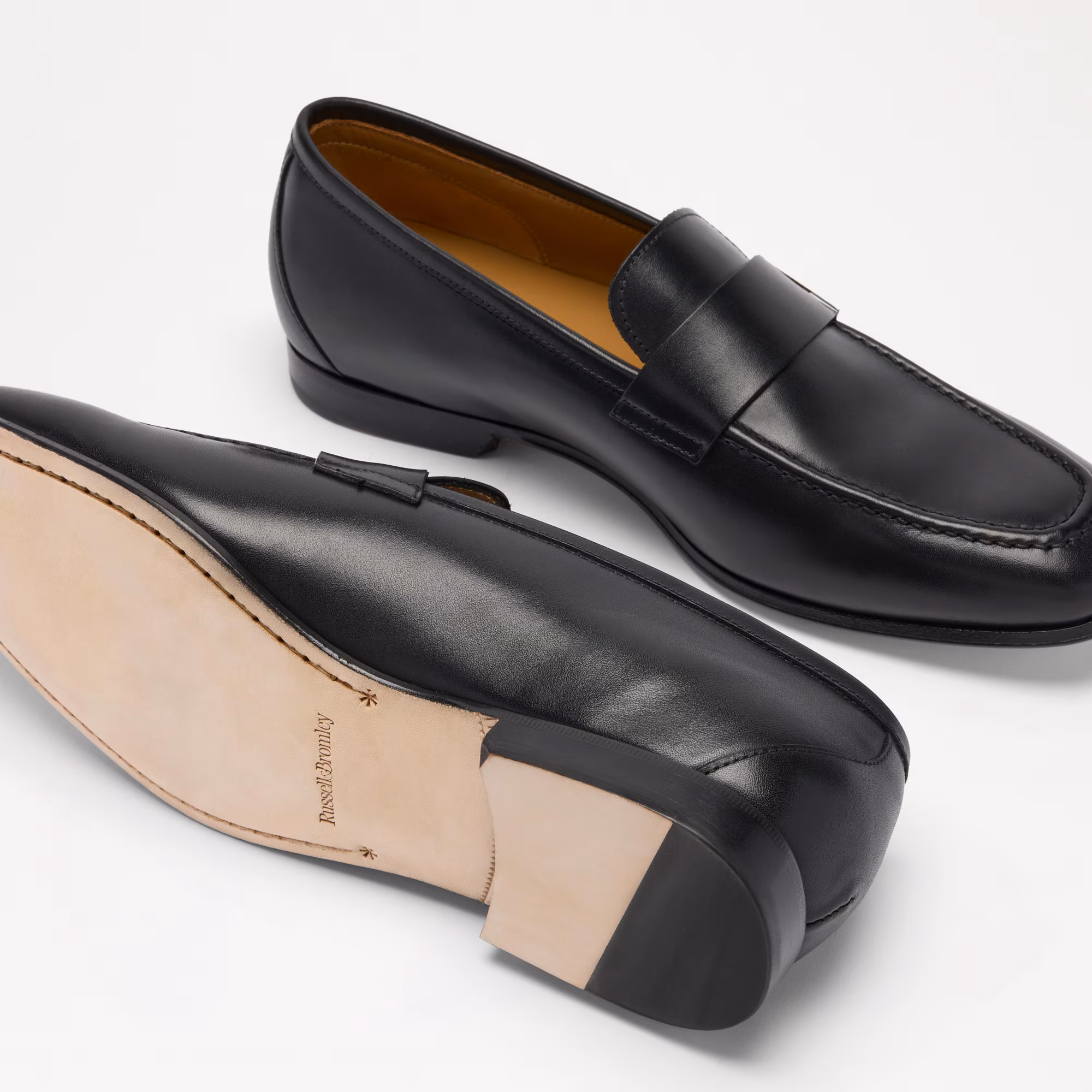 Bellagio Hardware Loafer<br>Metal Plate Formal Loafer