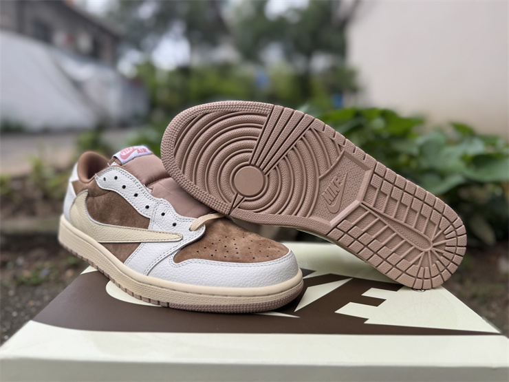 Travis Scott x Jordan Air Jordan 1 Low OG