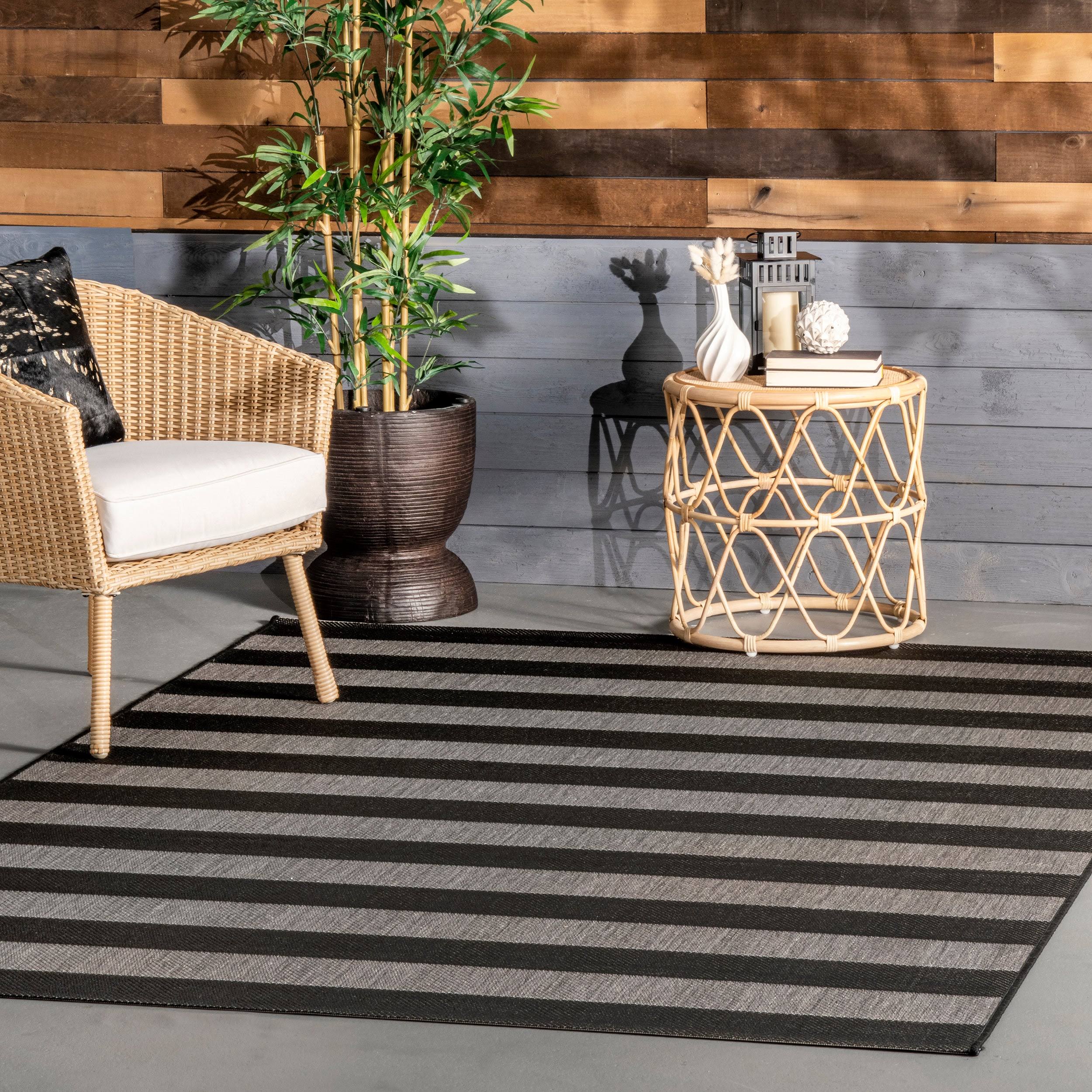 nuLOOM Alexis Striped Indoor/Outdoor Area Rug - Black - 2x3 Feet