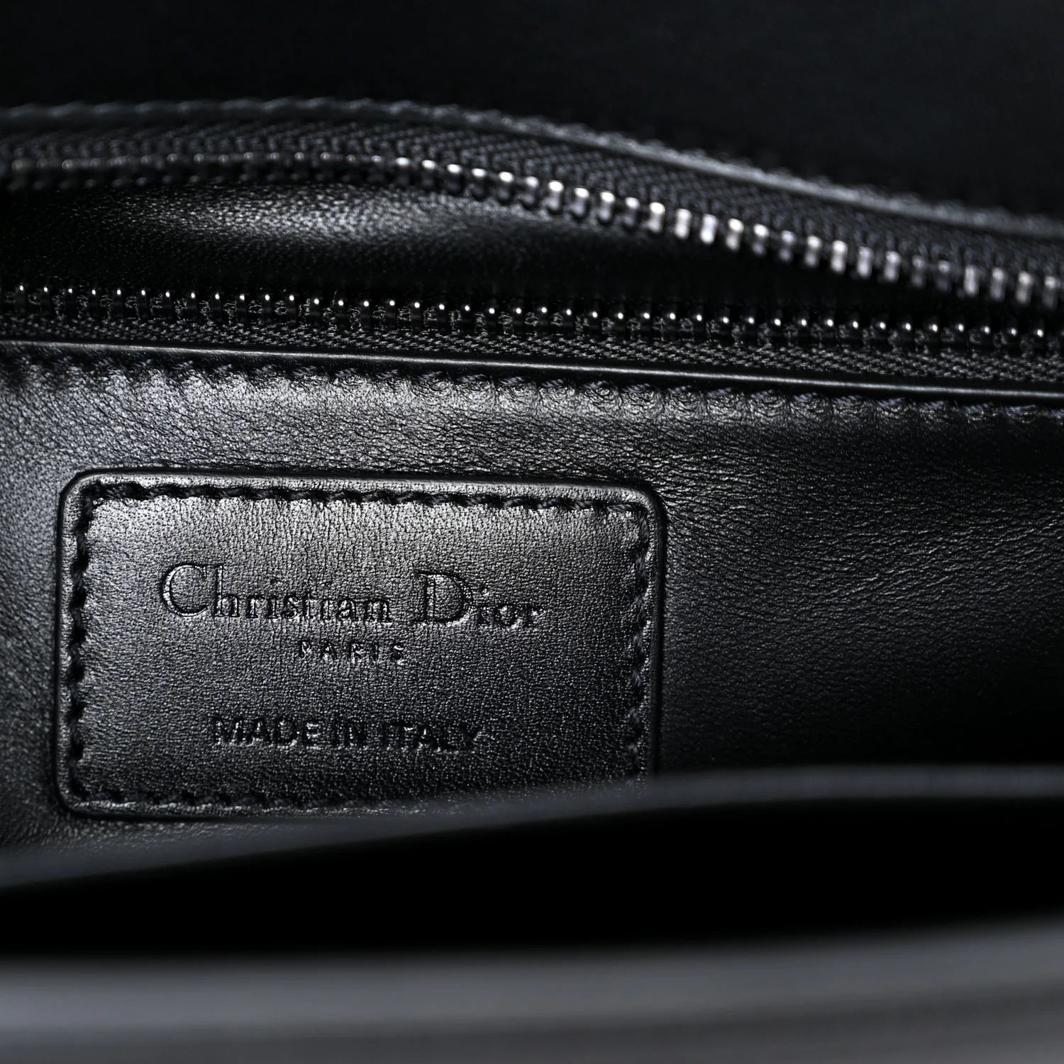 Box Calfskin 30 Montaigne Flap Bag Black