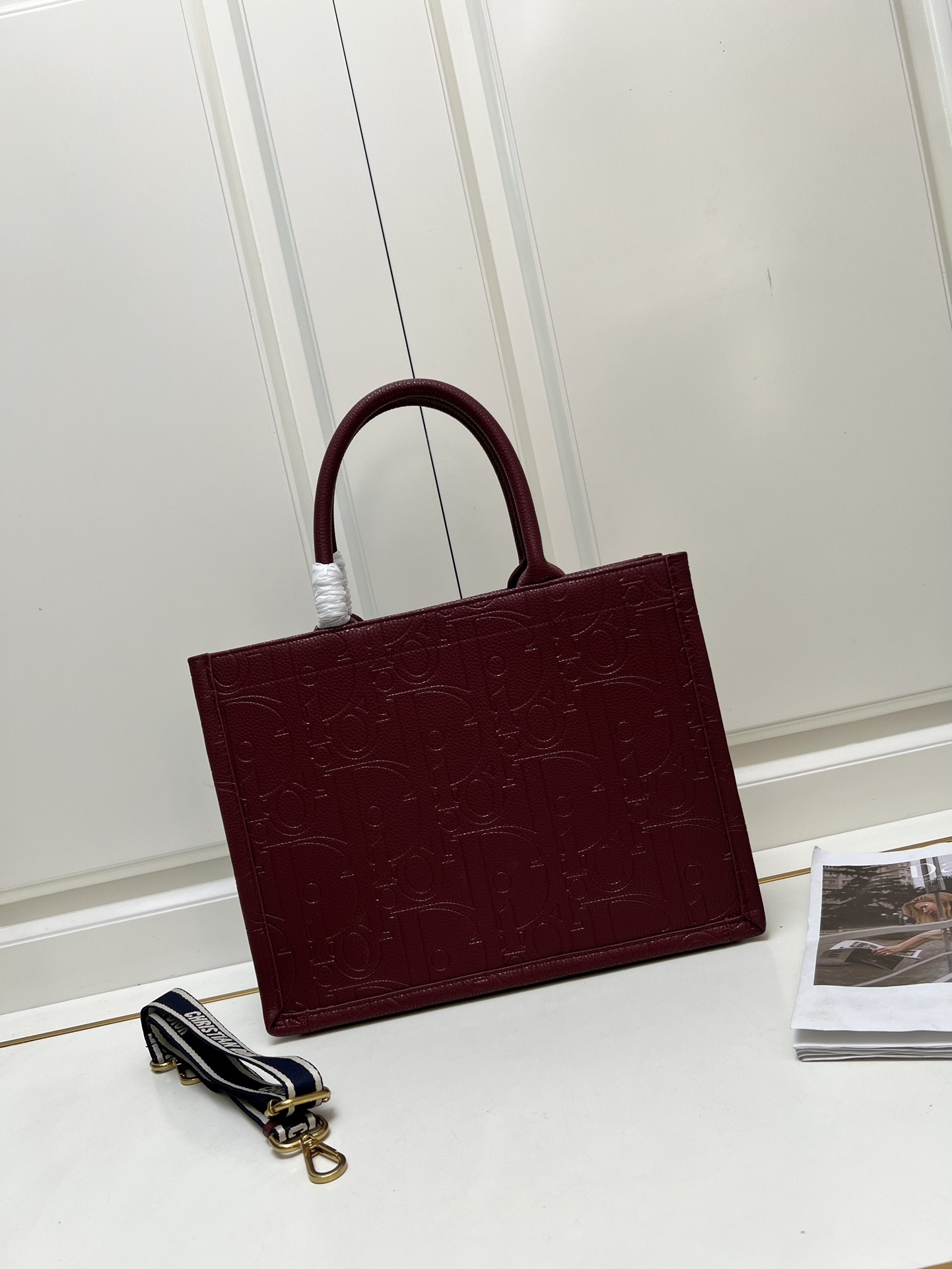 D new arrival book tote bag size: 36.5*28*17.5cm top quality