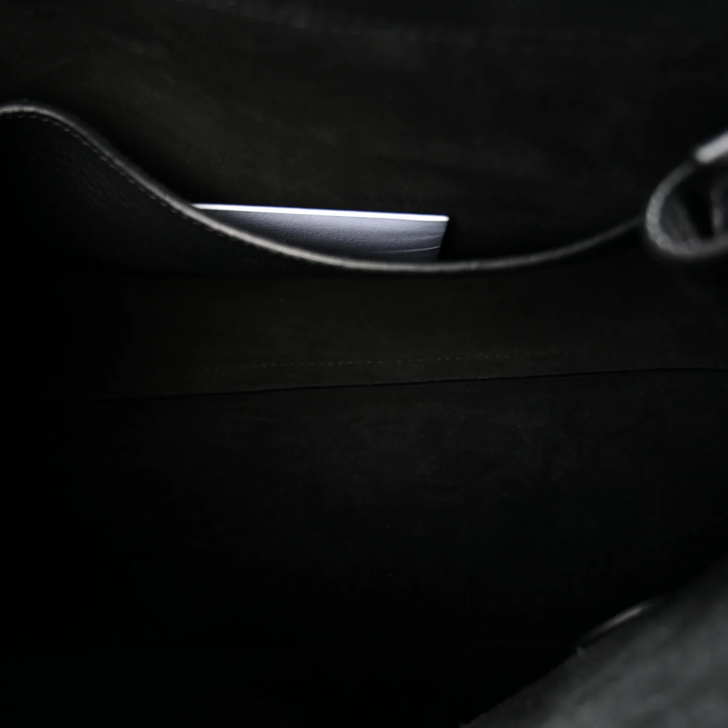 Heavy Grain Medium Alexa Black