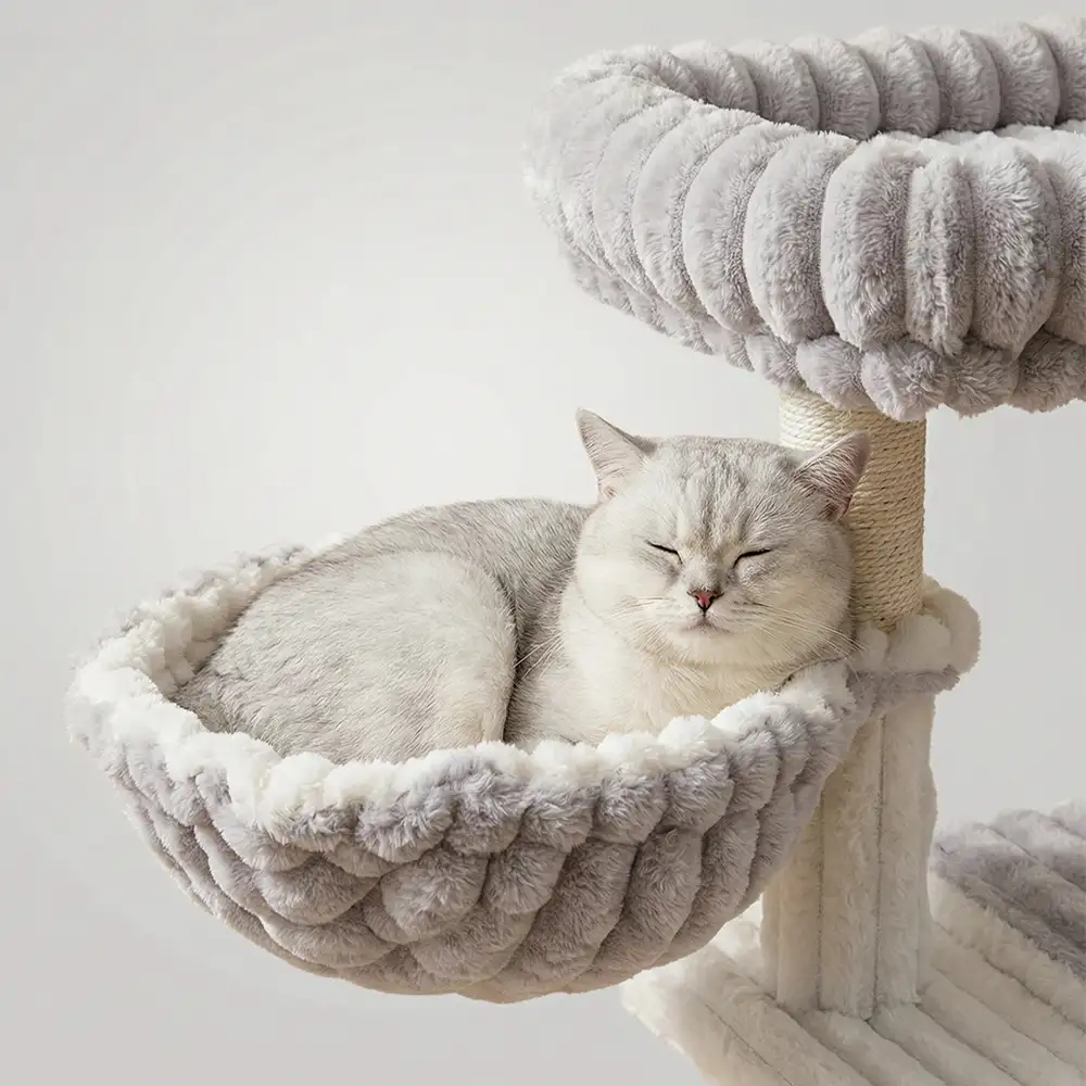 Cozy Fluffy One-Piece Climbing Frame Cat Scratching Cat Tree with Condo