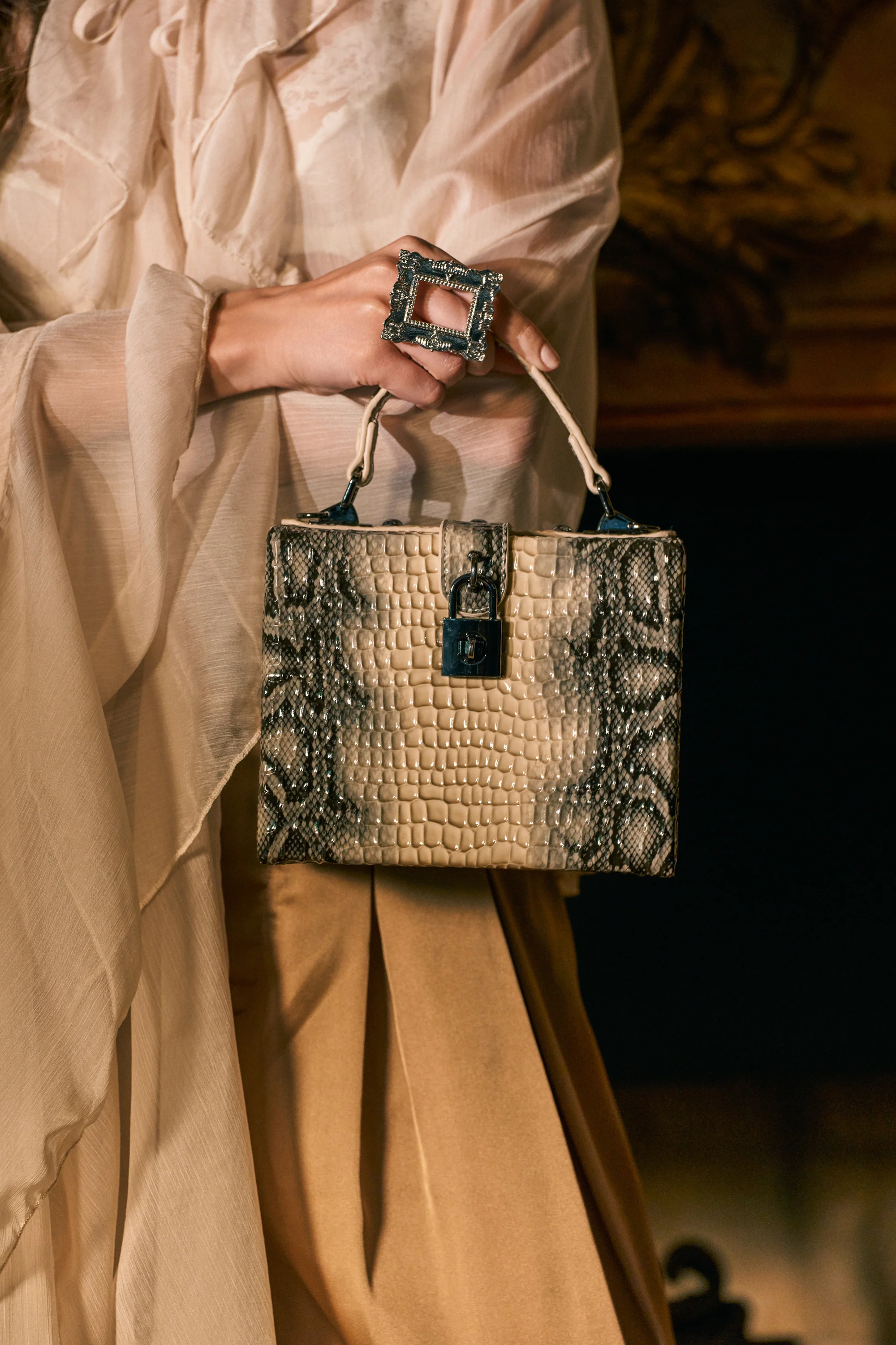 LITTLE SNAKE HANDBAG - Akira Store
