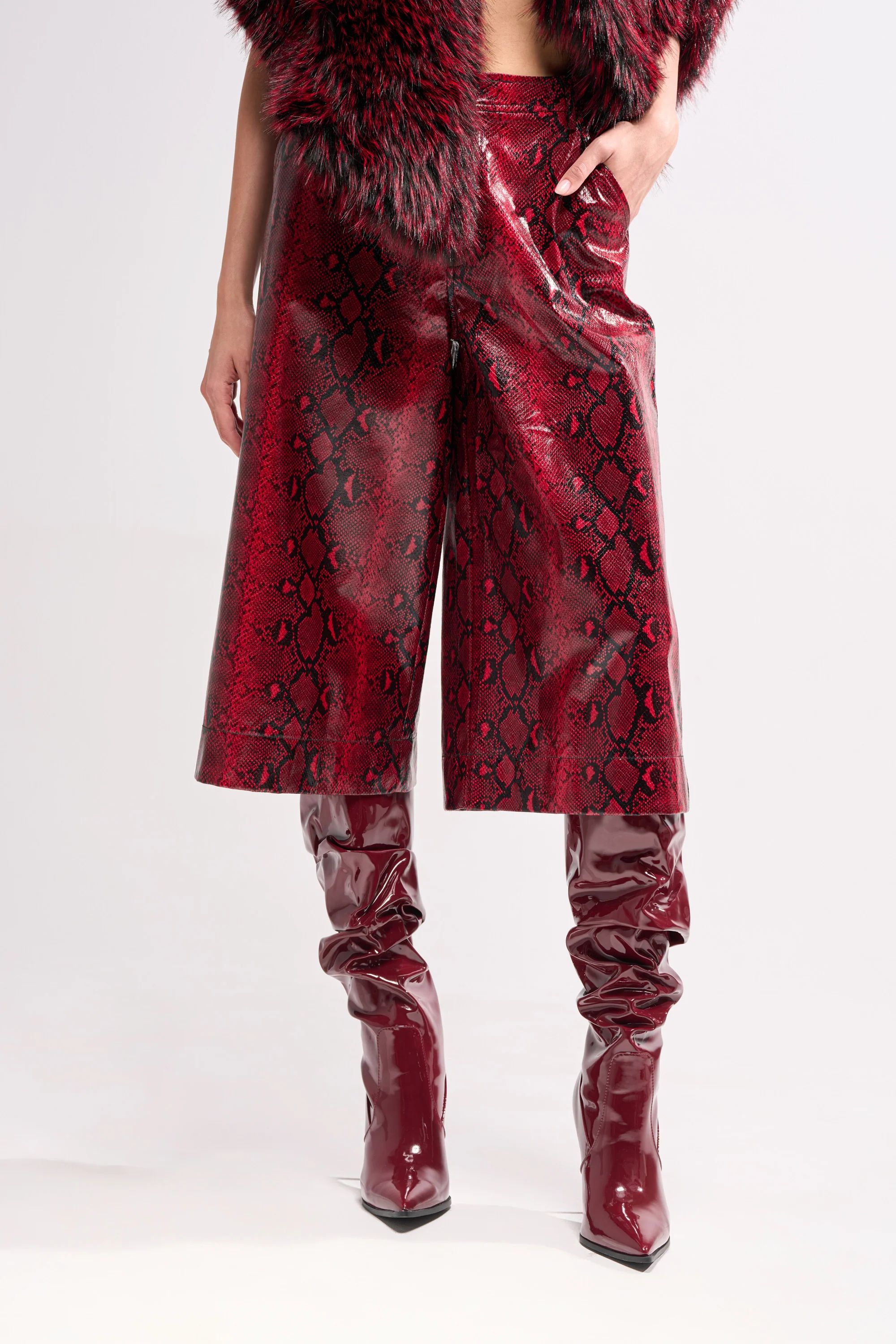EXTRA IS MY MIDDLE NAME SNAKE BERMUDA SHORT - Akira Store
