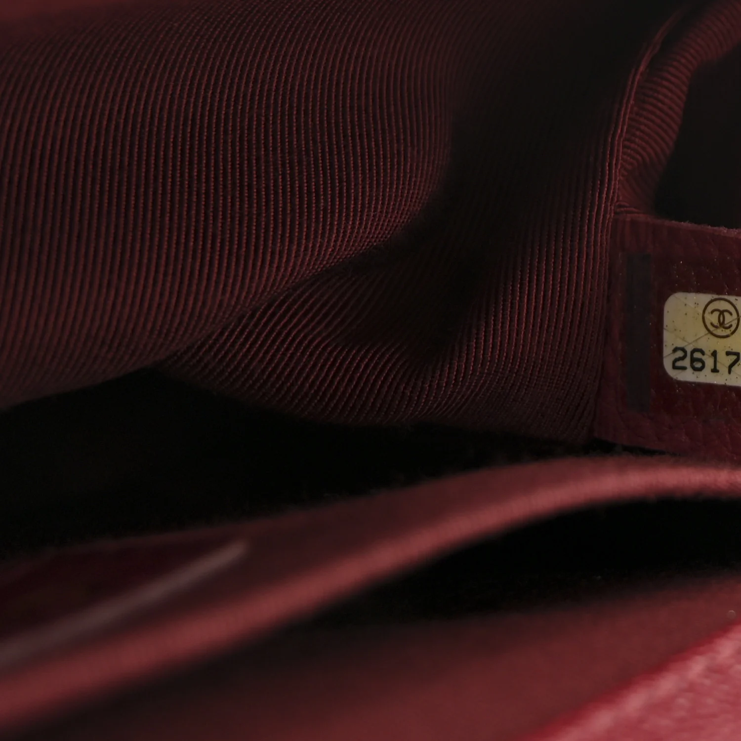 Caviar Quilted Medium Boy Flap Burgundy