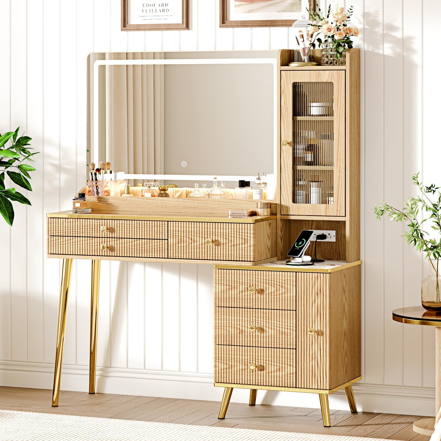 Vanity Desk with 35.12
