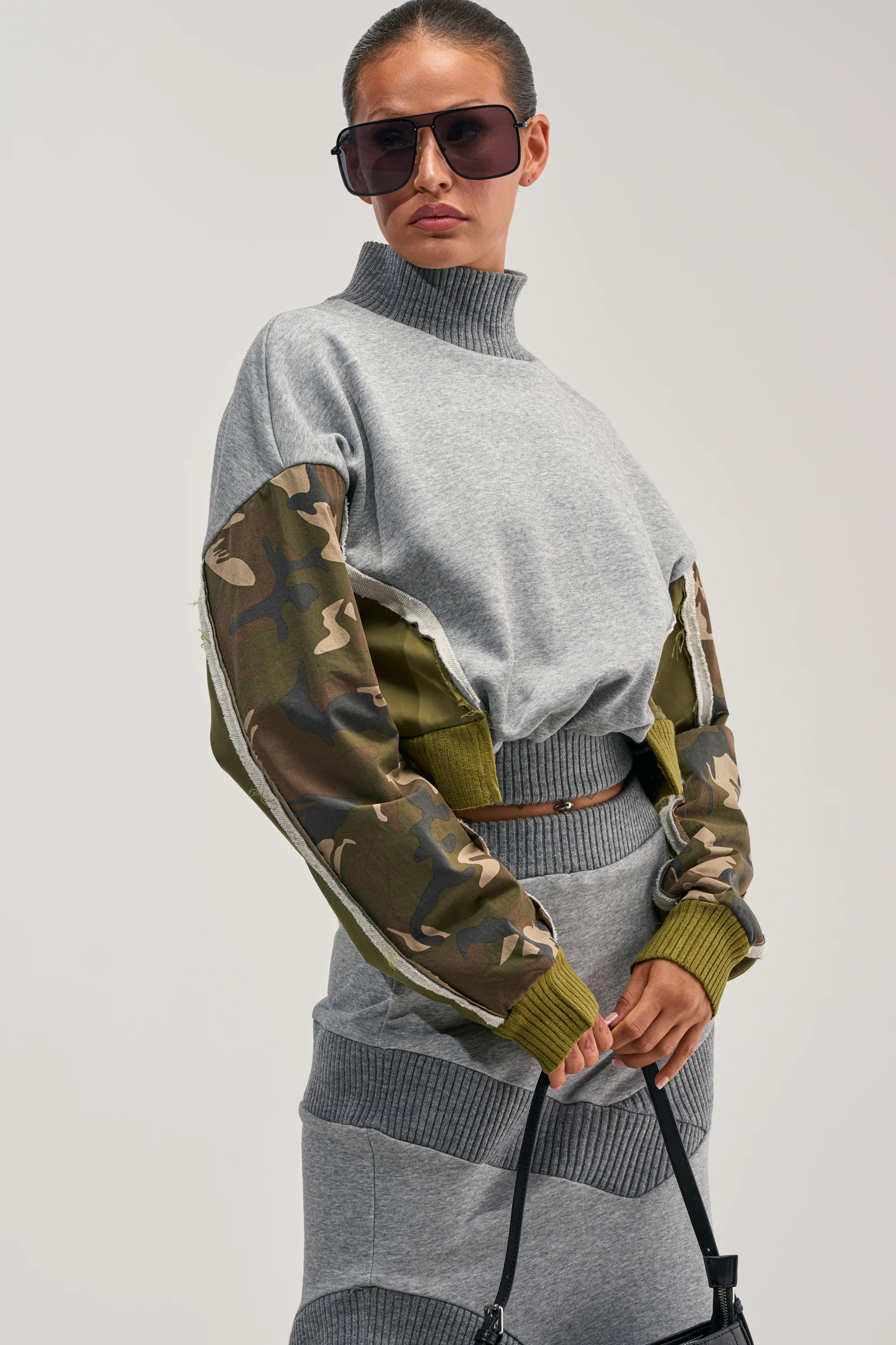 INES COLORBLOCKED SWEATSHIRT - Akira Store