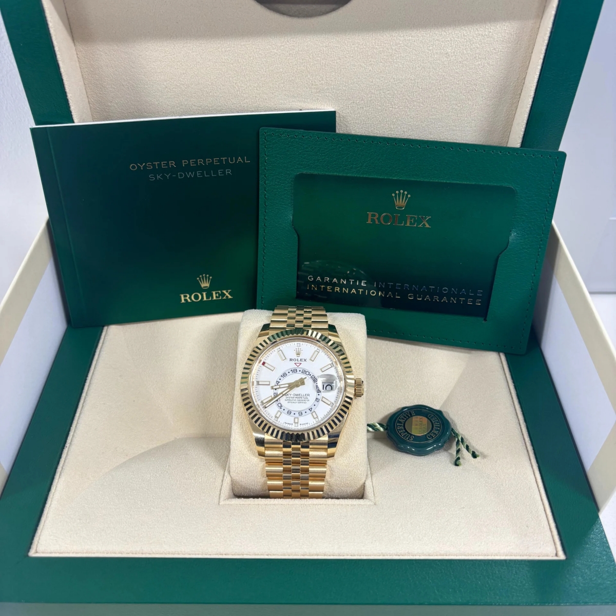 [Super Clone]RLX  Sky-Dweller 42mm Yellow Gold White Dial Jubilee - 336938【Super Clone】