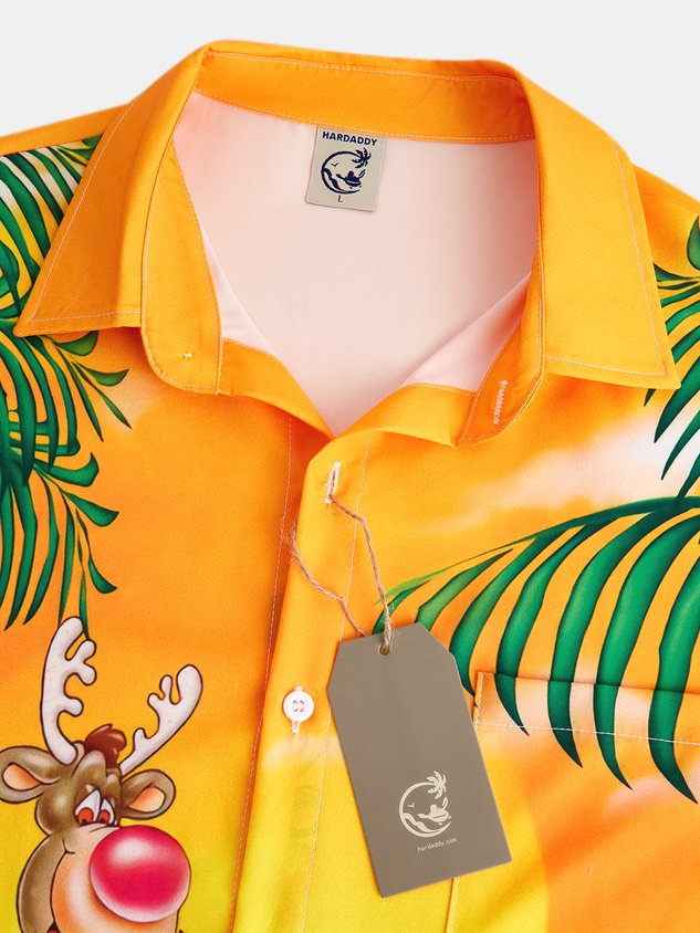 Chemise à manches courtes imprimée avec revers, motif Père Noël et renne, collection festive décontractée.