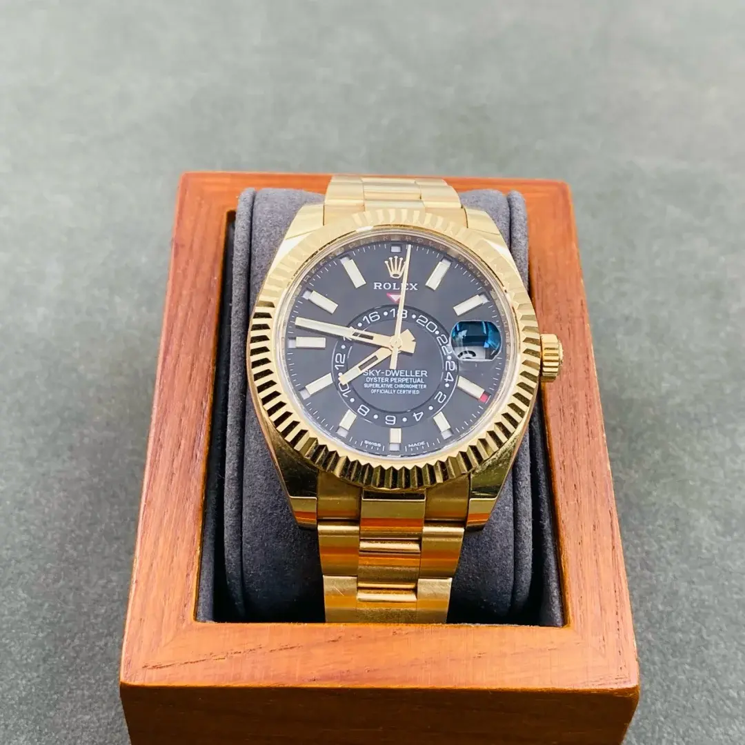 ROLEXロレックスの機械式時計 スカイドゥエラー 42MM時計