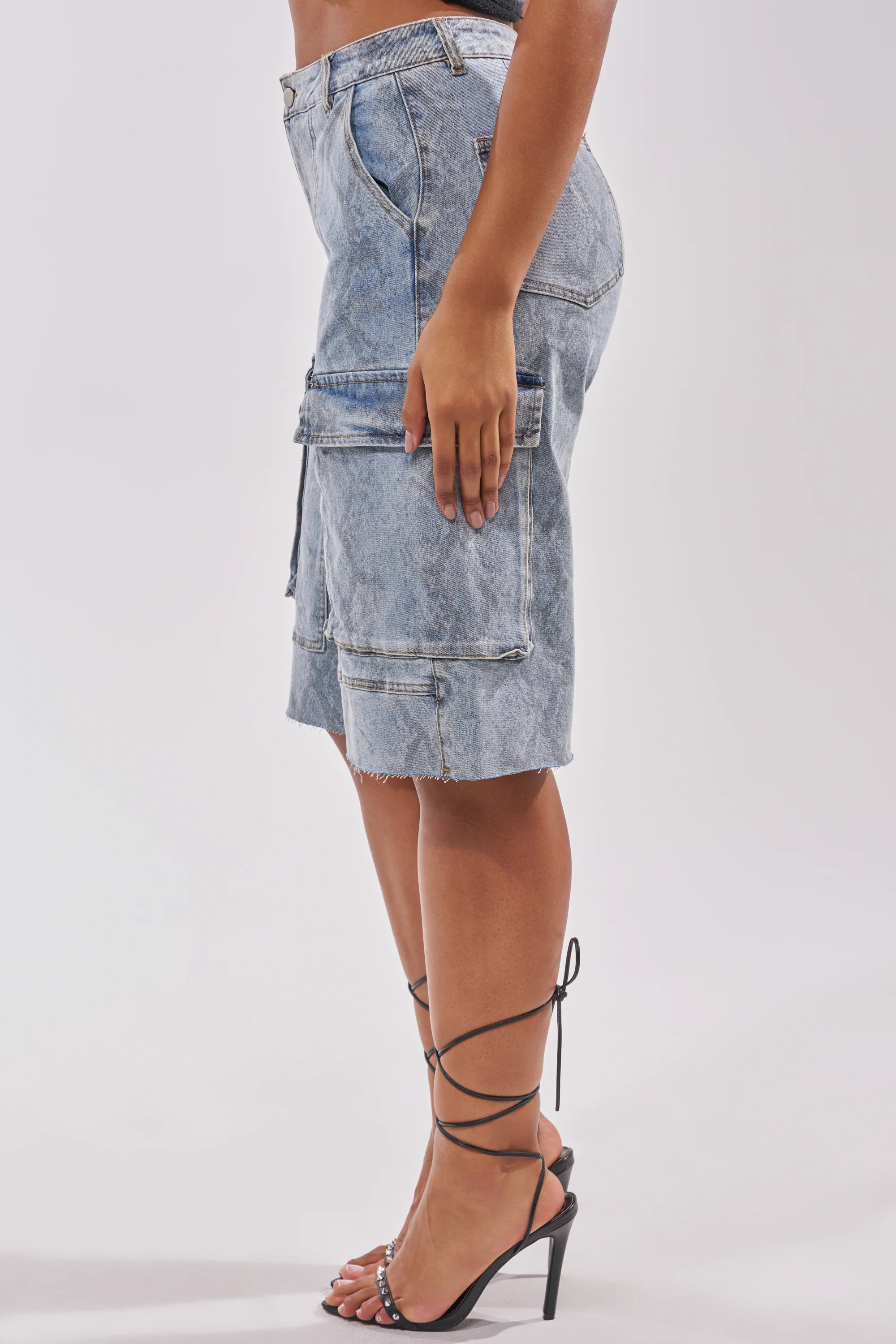 LITTLE SNAKE BERMUDA SHORT - Akira Store