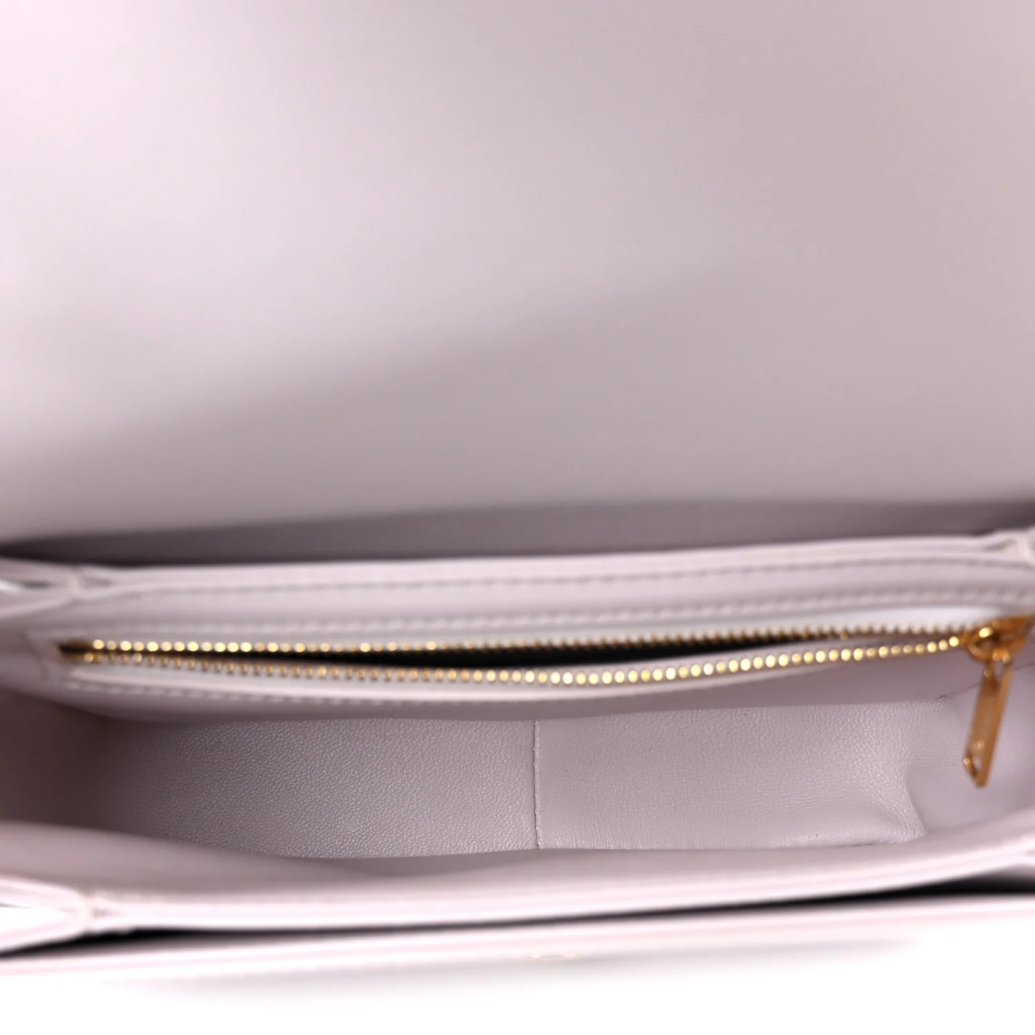 Shiny Calfskin Teen Cuir Triomphe Poudre
