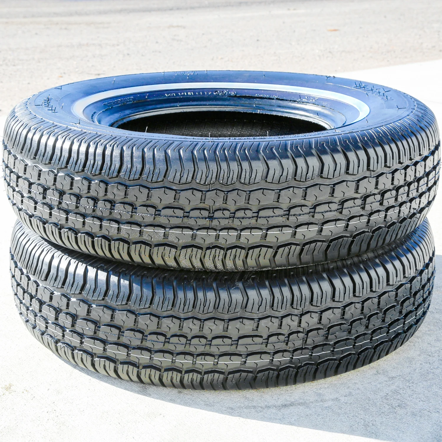 Classic 235/75R15 105S A/S All Season Tire Fits: 1995 99 Chevrolet Tahoe LT, 1999 Chevrolet Silverado 1500 Base Image 7
