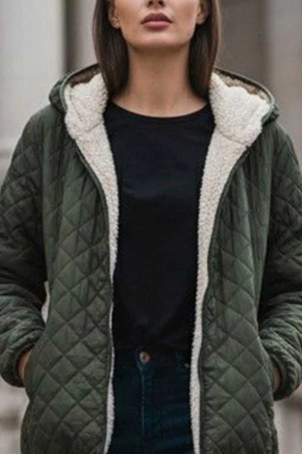 Veste matelassée à capuche avec doublure en peluche