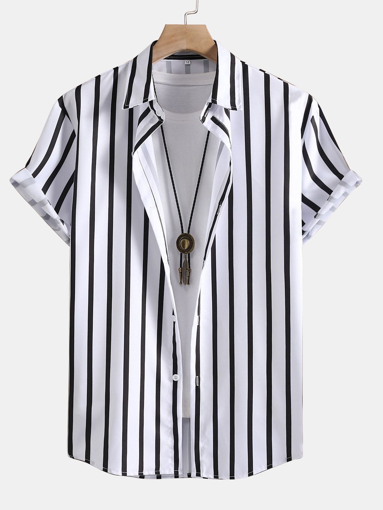 Chemise boutonnée à rayures et short de bain