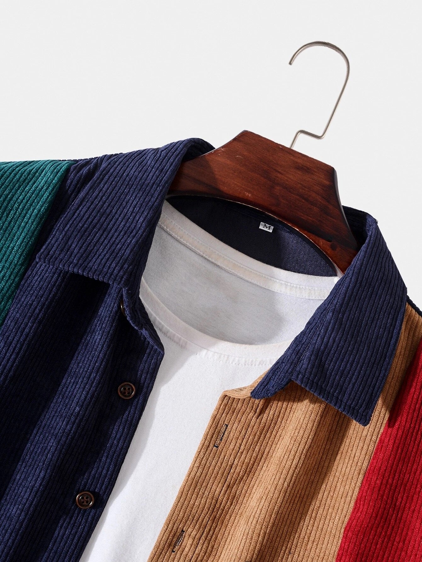 Chemise en velours côtelé à empiècements colorés