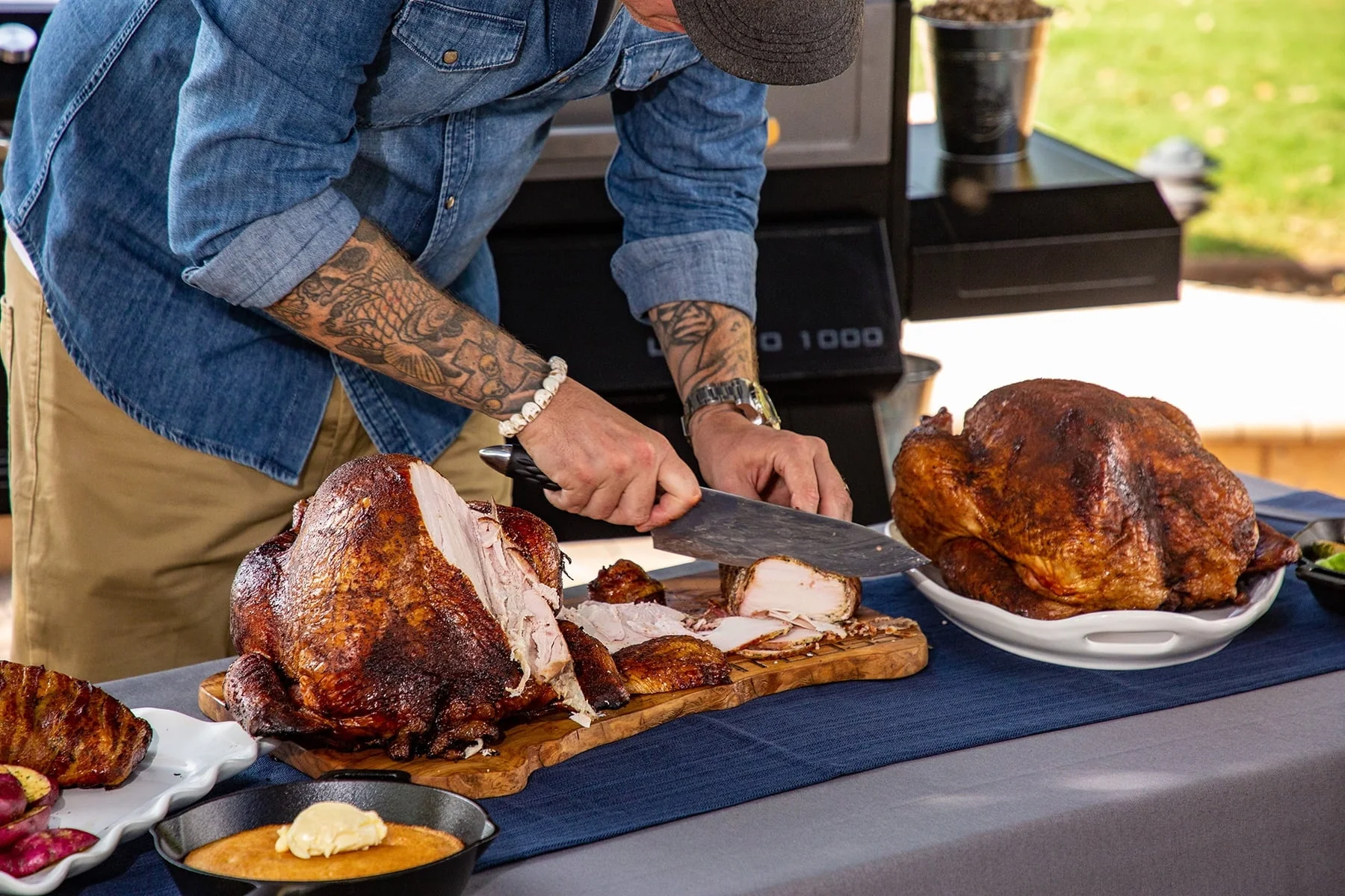 Platinum Laredo 1000 Sq. in. Wi-Fi® and Bluetooth® Enabled Wood Pellet Grill and Smoker - Image 6