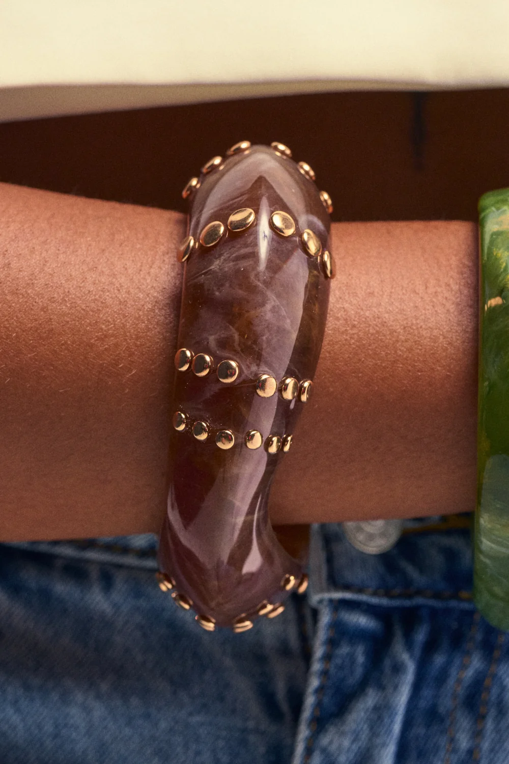 MOCHA GLOW RESIN BRACELET - Akira Store