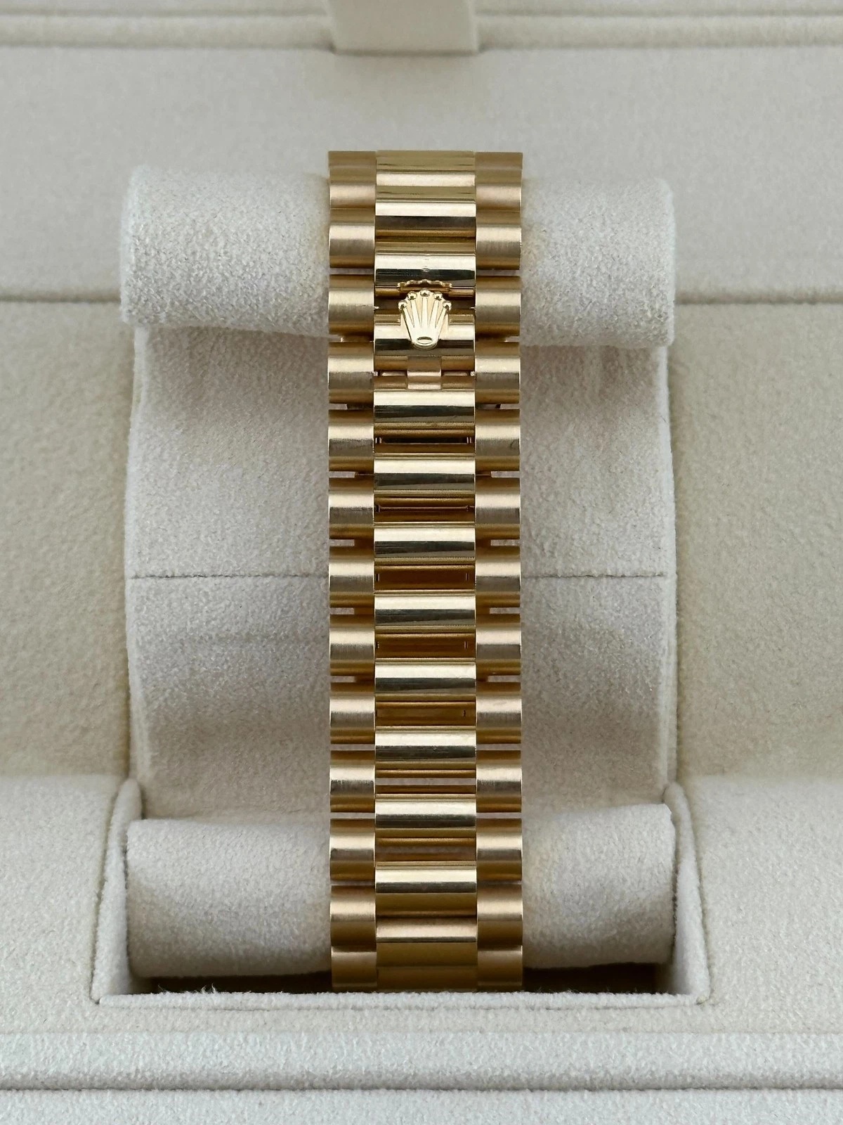 [Super Clone]RLX Day-Date 40mm Silver Roman Dial and Diamond Bezel Yellow Gold President Bracelet 228348RBR-0007