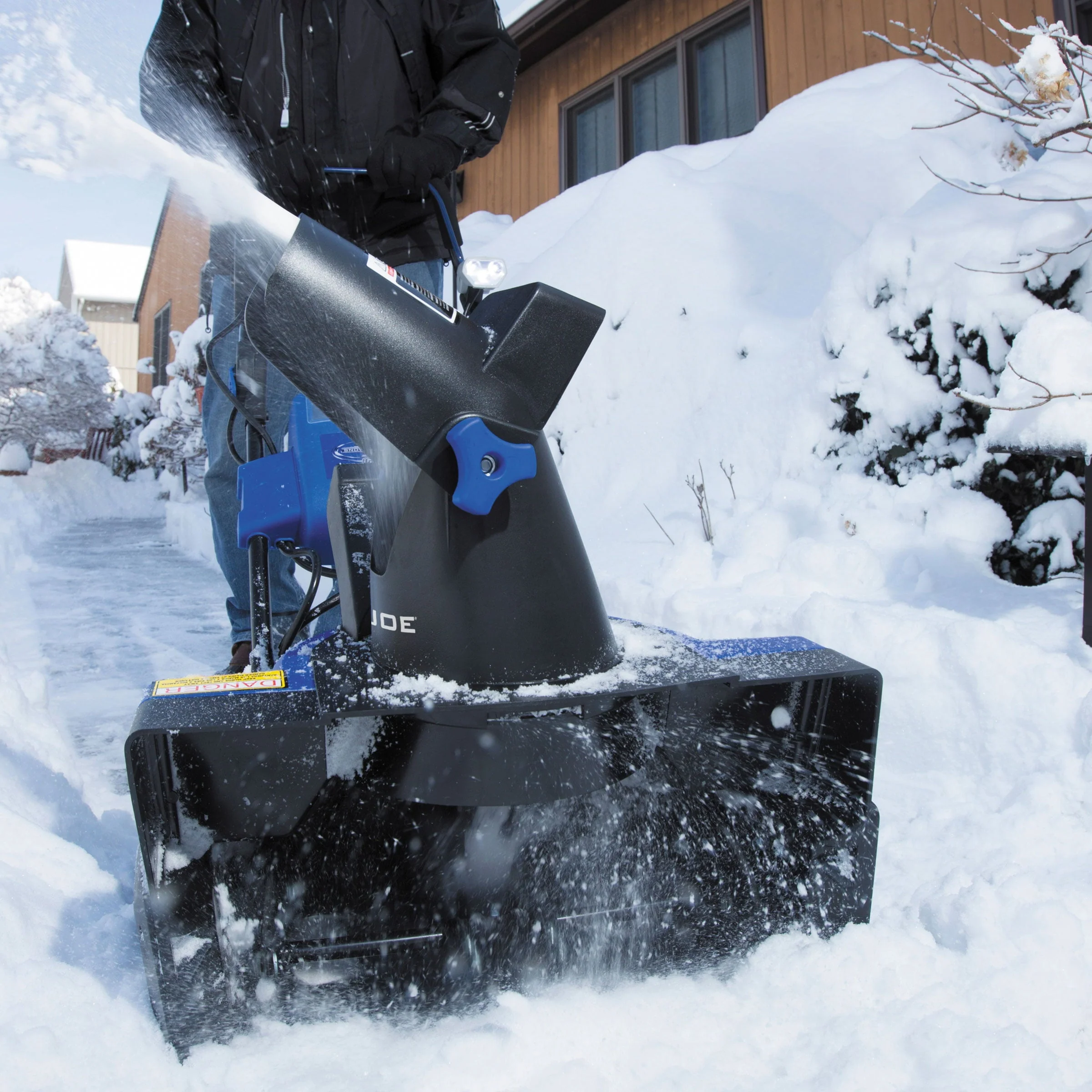Snow Joe iON18SB 40 Volt iONMAX Cordless Brushless Single Stage Snowblower Kit, 18 Inch, With 4 0 Ah Battery and Charger(Blue) Image 3
