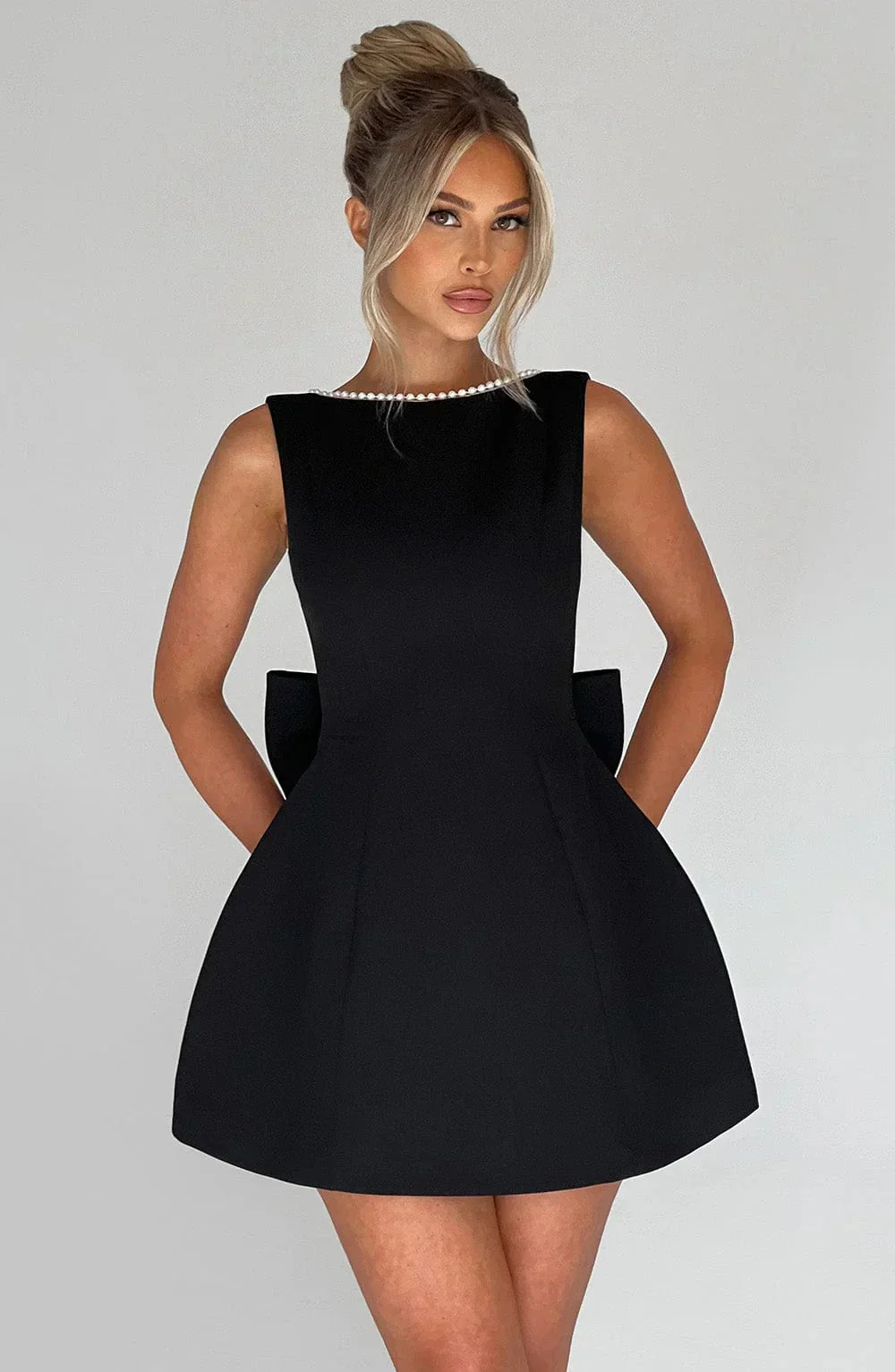 Robe de cocktail pour femme à dos noué