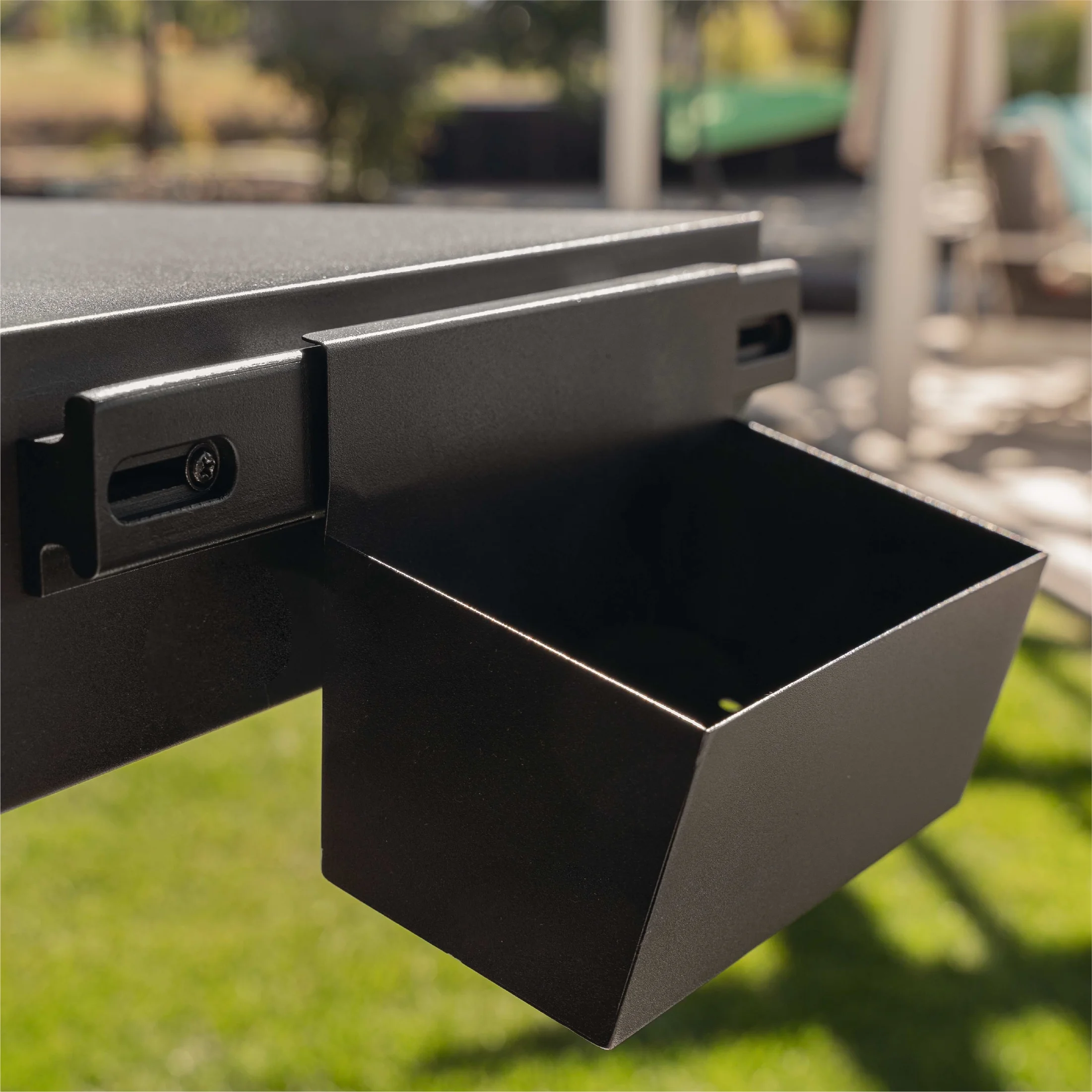 Iron Forged 4 Burner Liquid Propane Outdoor Griddle with Hood Black - Image 3