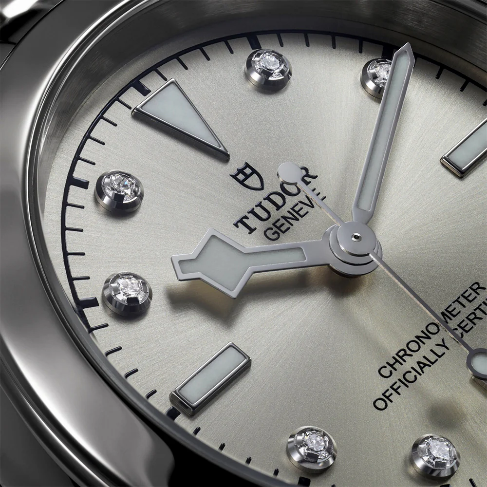 【Super Clone】TUDOR Black Bay 39mm Champagne Diamond Set Dial Men's Bracelet Watch M79660-0006