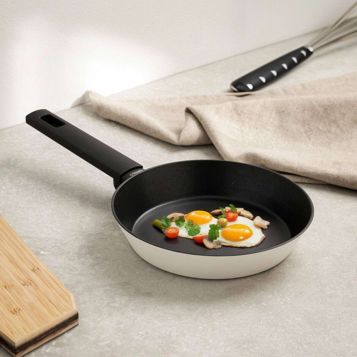 Patelnia TIMBRELL śmietankowa 20 cm