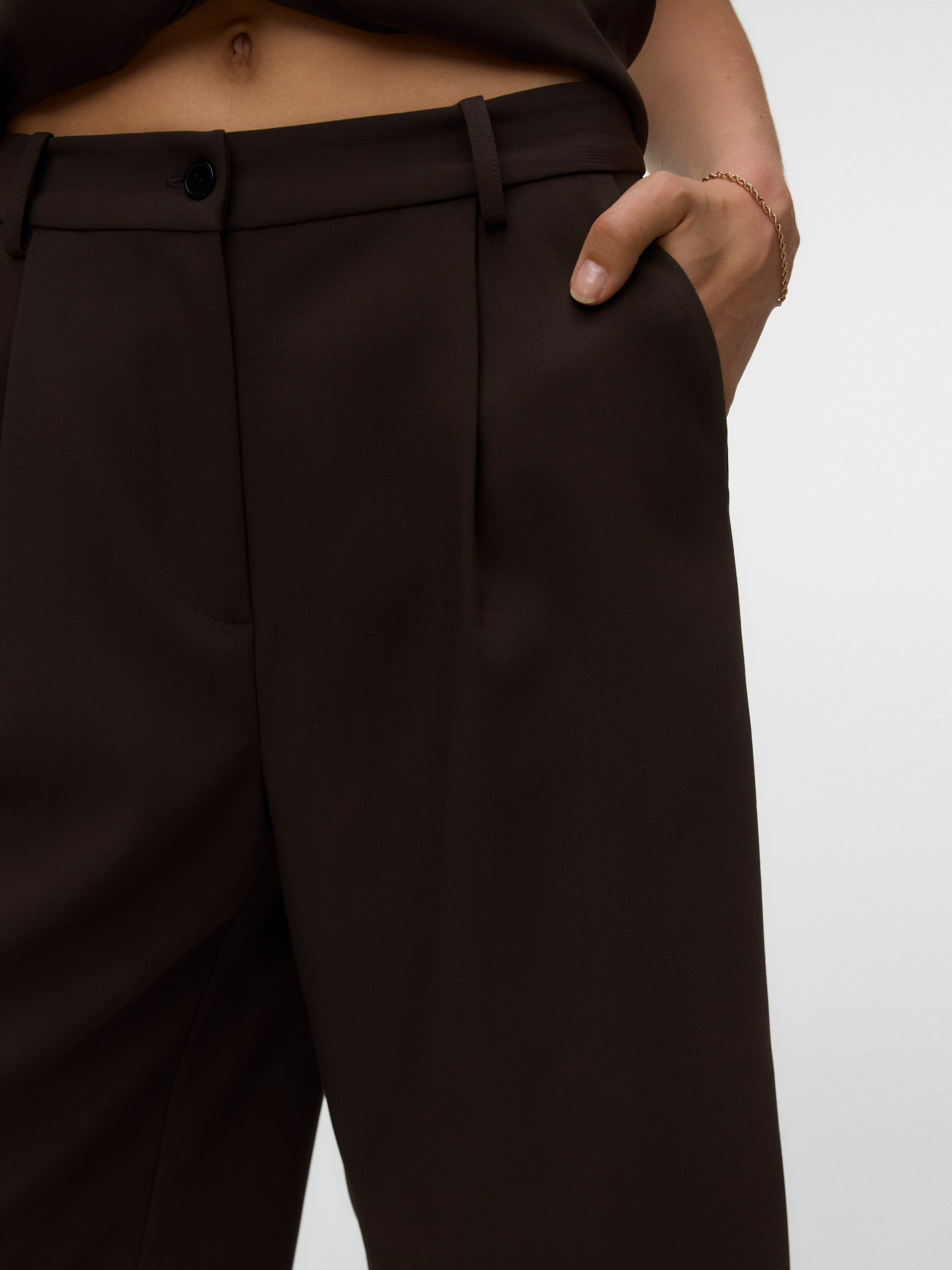 VERO MODA® AWVANNAH Tailored shorts