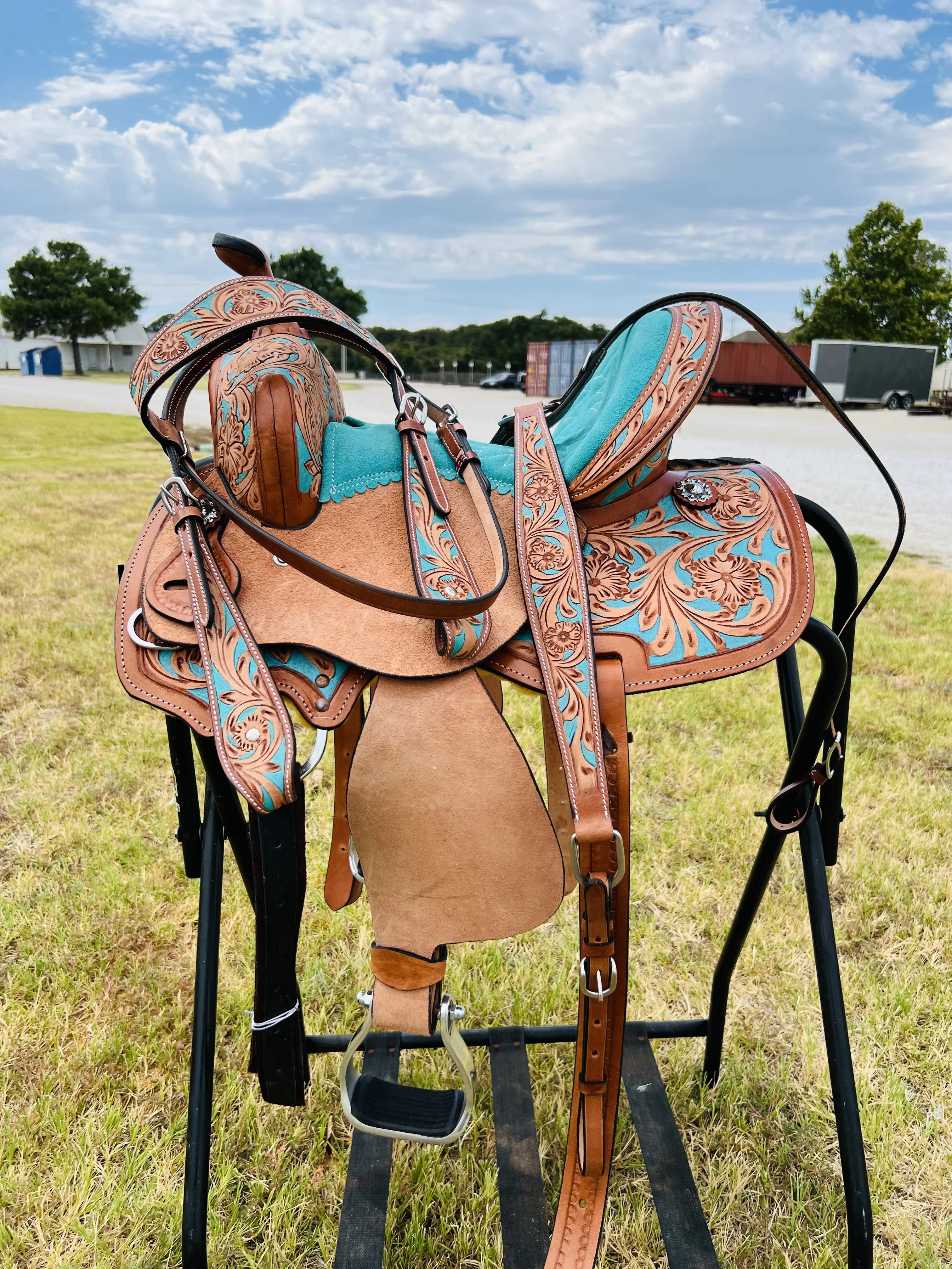 Resistance Adult Western Horse Barrel Saddle for Horse Riding | Floral Tooled with Silver Conchos | Genuine Leather 14