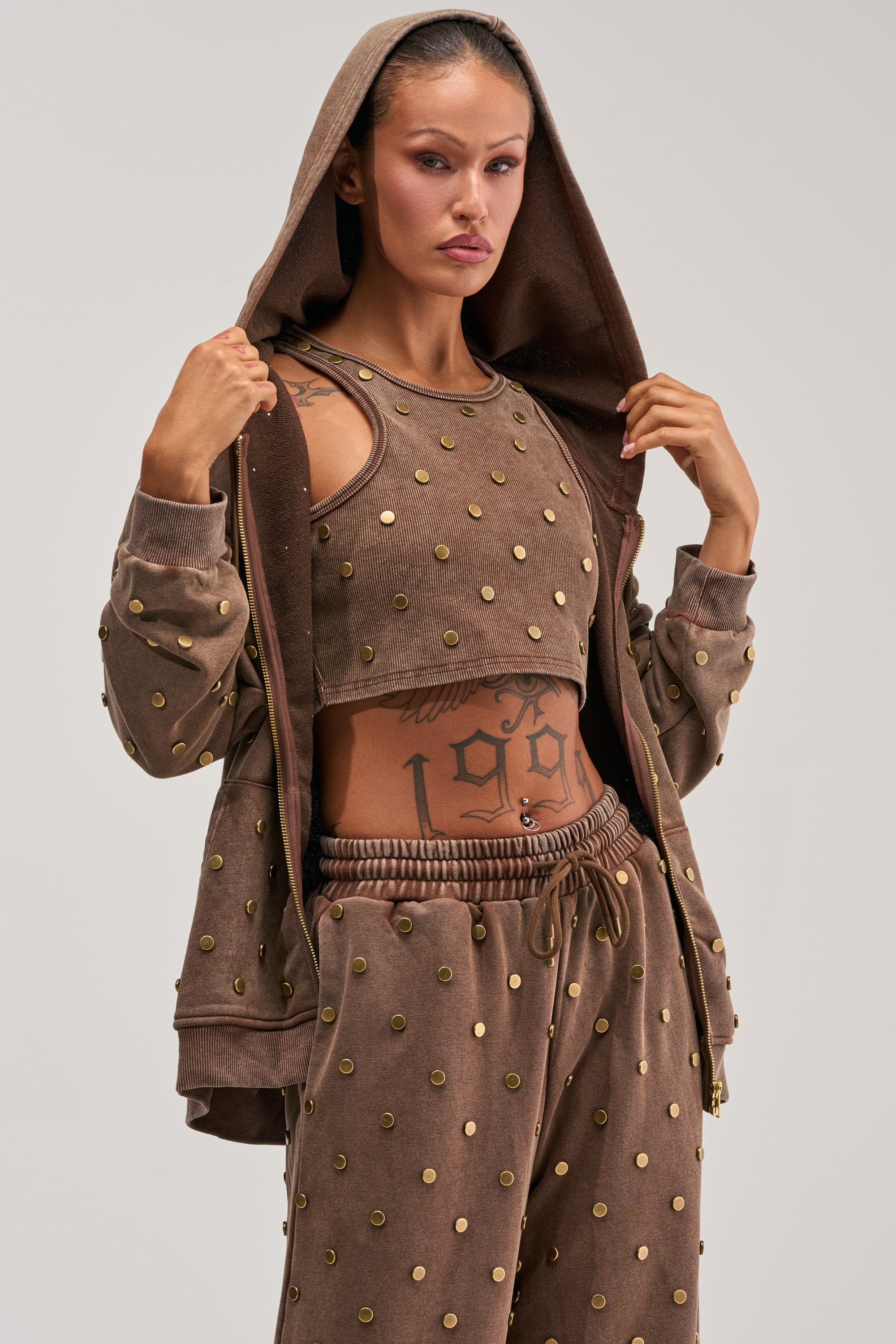 POPPING OFF ZIP UP SWEATSHIRT IN BROWN - Akira Store
