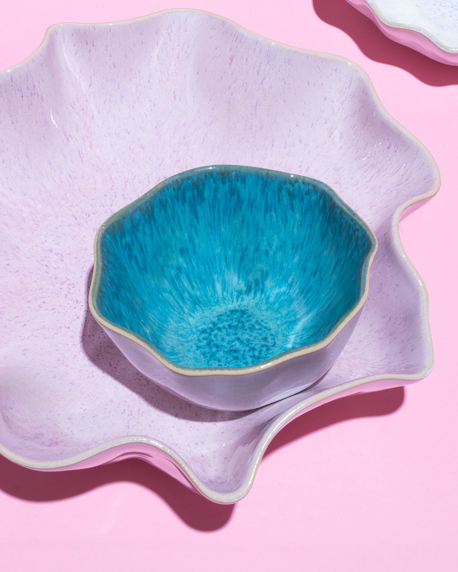 AREIA - LARGE SERVING BOWL SHELL ROSÉ